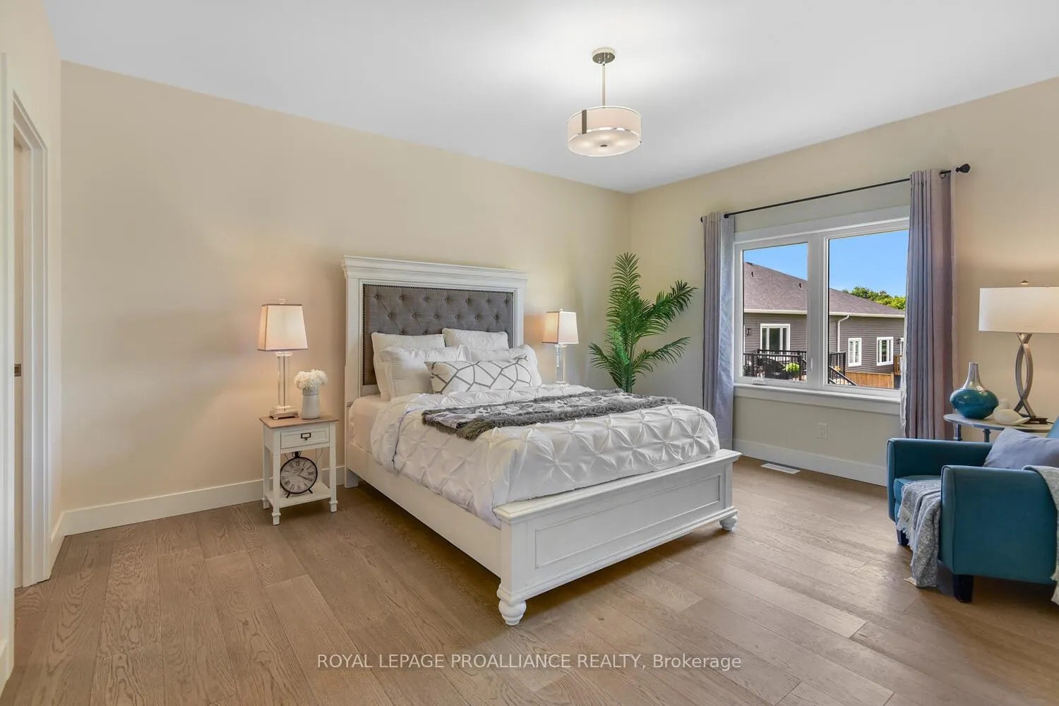 Photo 18 of 29 Douglas Marshall Crescent, Brockville — HOMEH