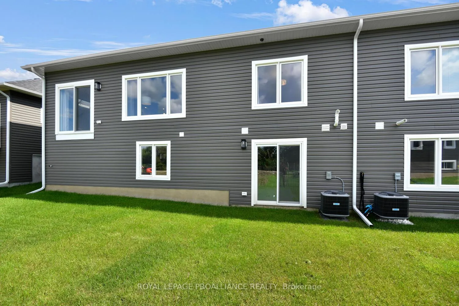 Photo 26 of 29 Douglas Marshall Crescent, Brockville — HOMEH