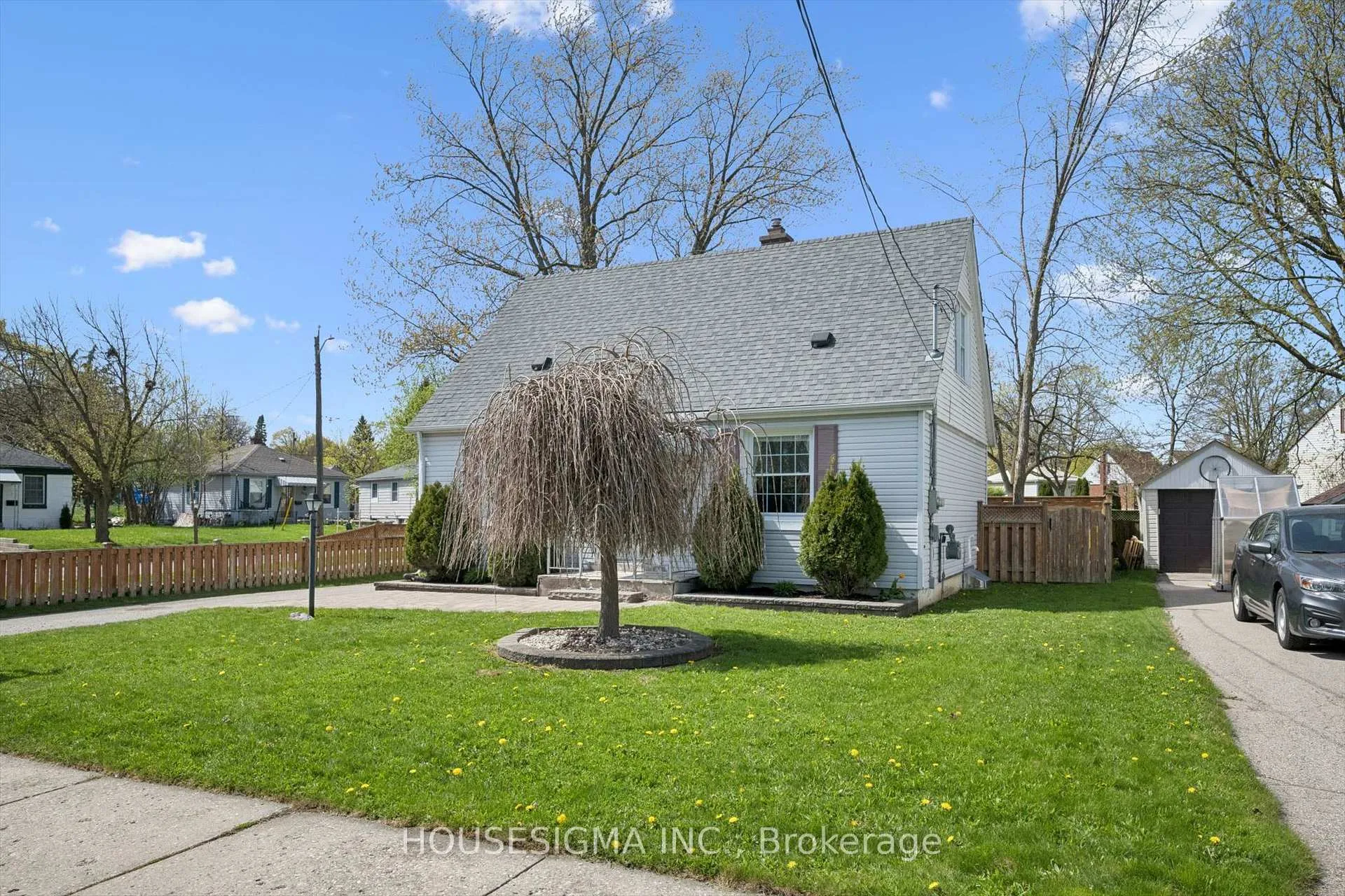 Photo 3 of 46 Seneca Drive, Kitchener — HOMEH