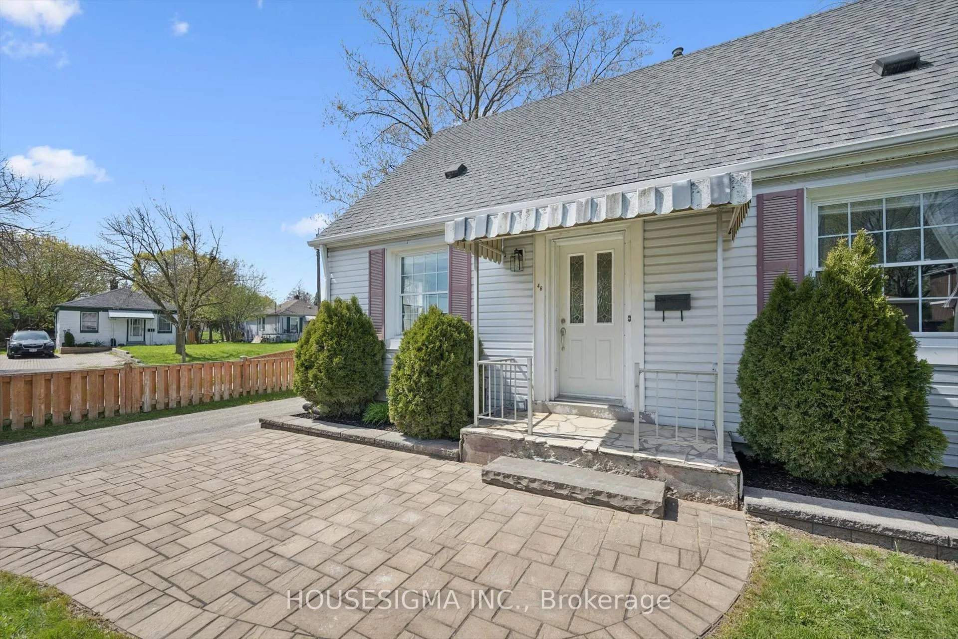 Photo 4 of 46 Seneca Drive, Kitchener — HOMEH