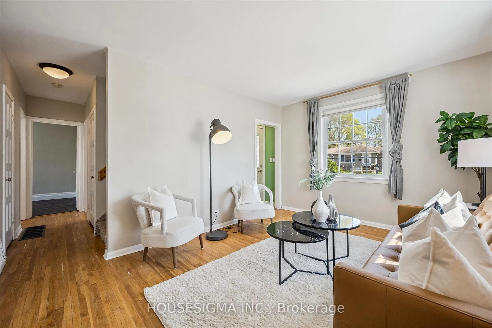 Photo 11 of 46 Seneca Drive, Kitchener — HOMEH
