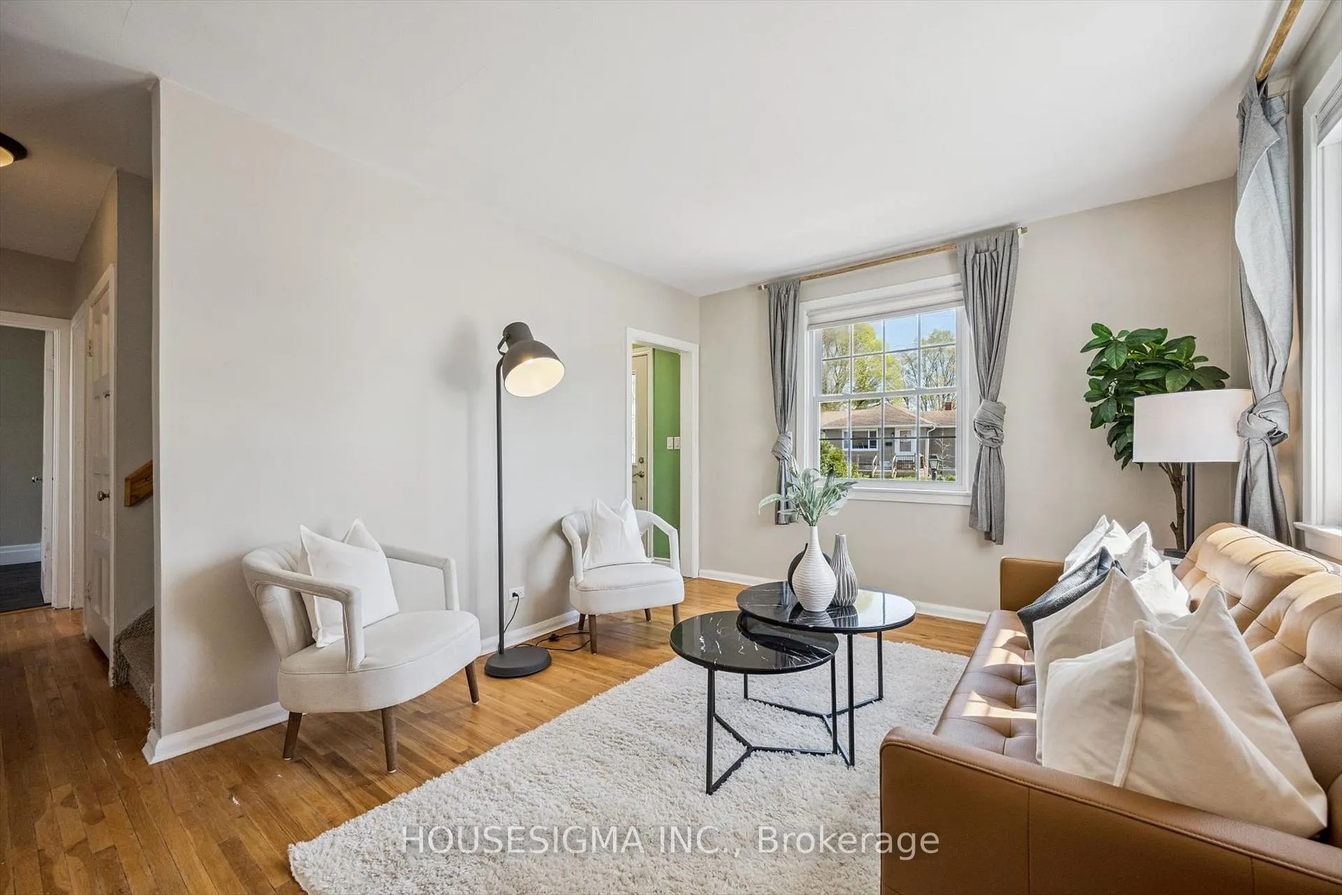 Photo 12 of 46 Seneca Drive, Kitchener — HOMEH