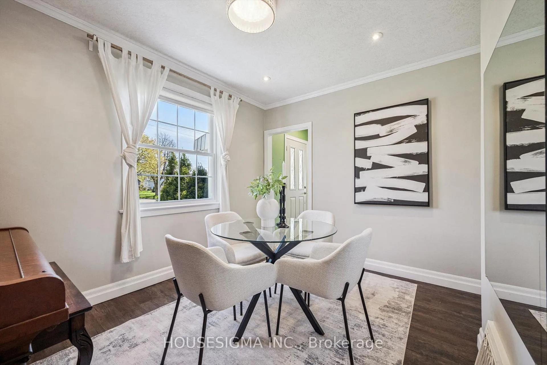 Photo 24 of 46 Seneca Drive, Kitchener — HOMEH