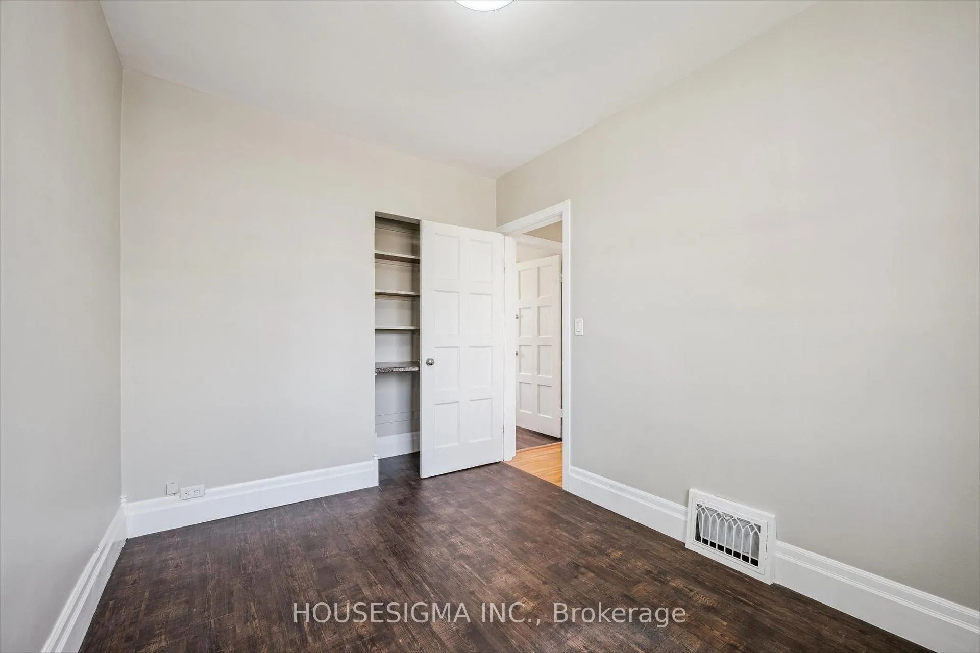 Photo 26 of 46 Seneca Drive, Kitchener — HOMEH