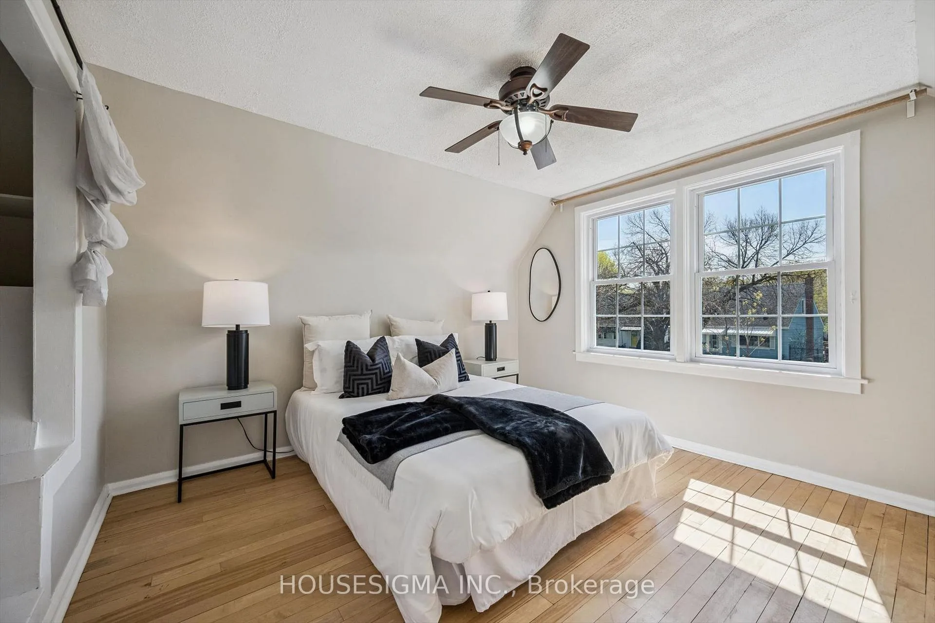 Photo 28 of 46 Seneca Drive, Kitchener — HOMEH