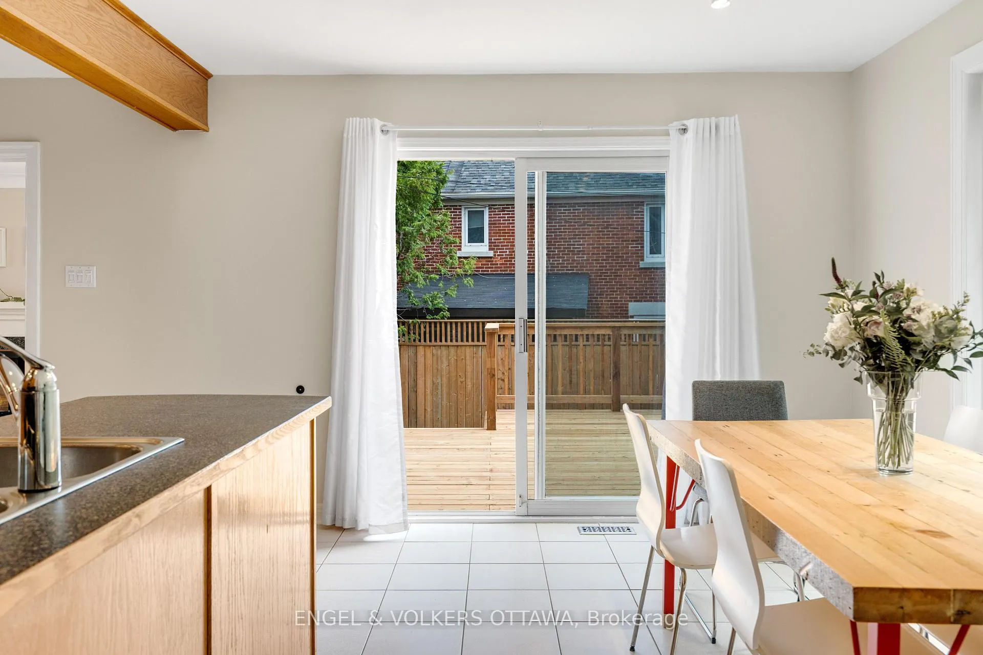 Photo 20 of 112 Springfield Road, Ottawa, Lindenlea — HOMEH