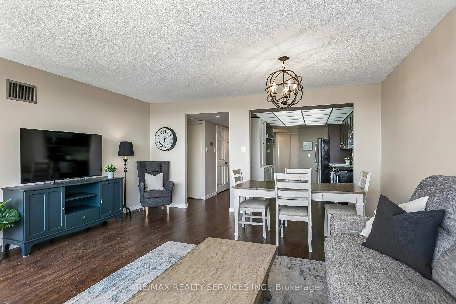 Photo 9 of Unit 1108, 320 Mill Street S, Brampton, Brampton South — HOMEH