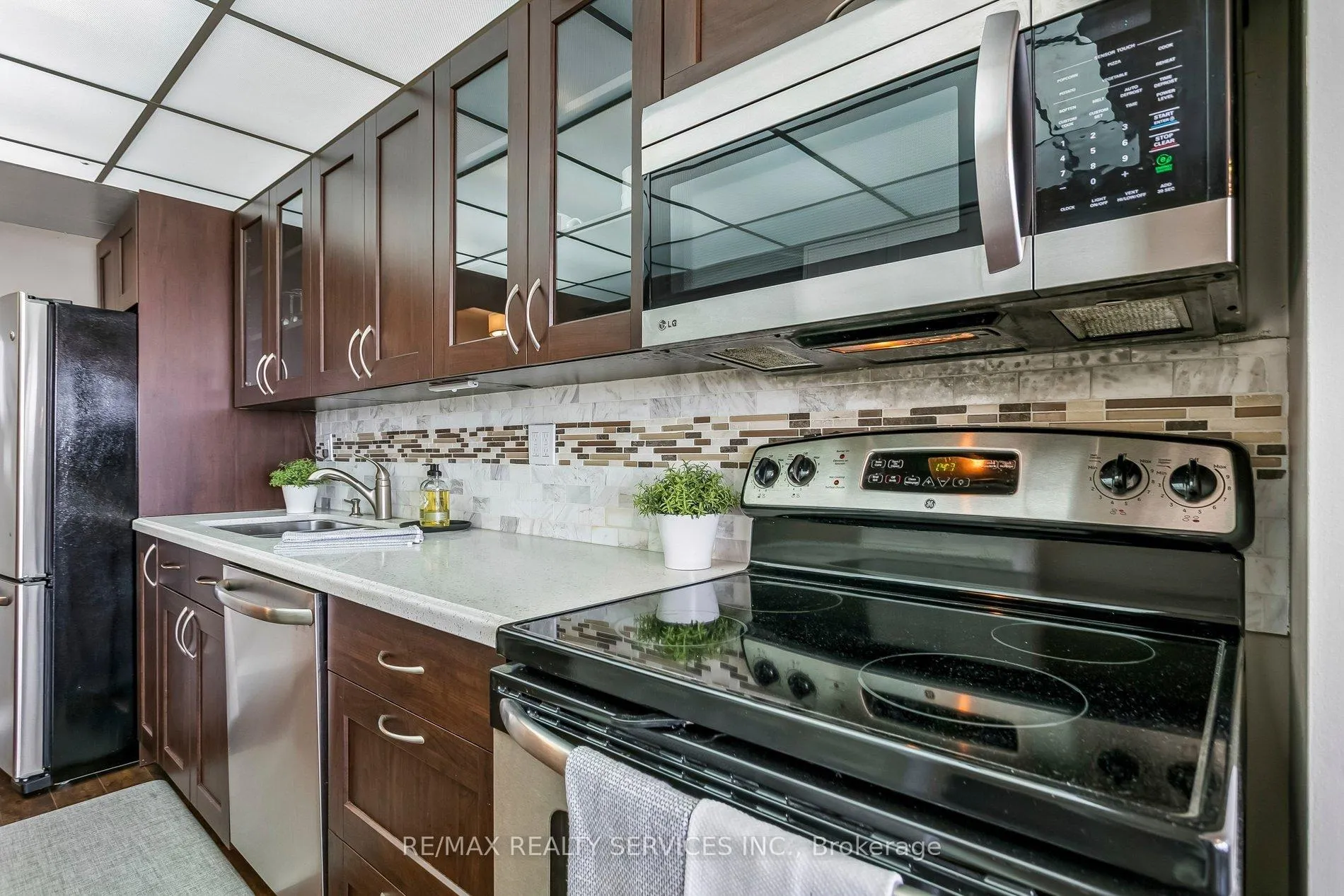 Photo 13 of Unit 1108, 320 Mill Street S, Brampton, Brampton South — HOMEH