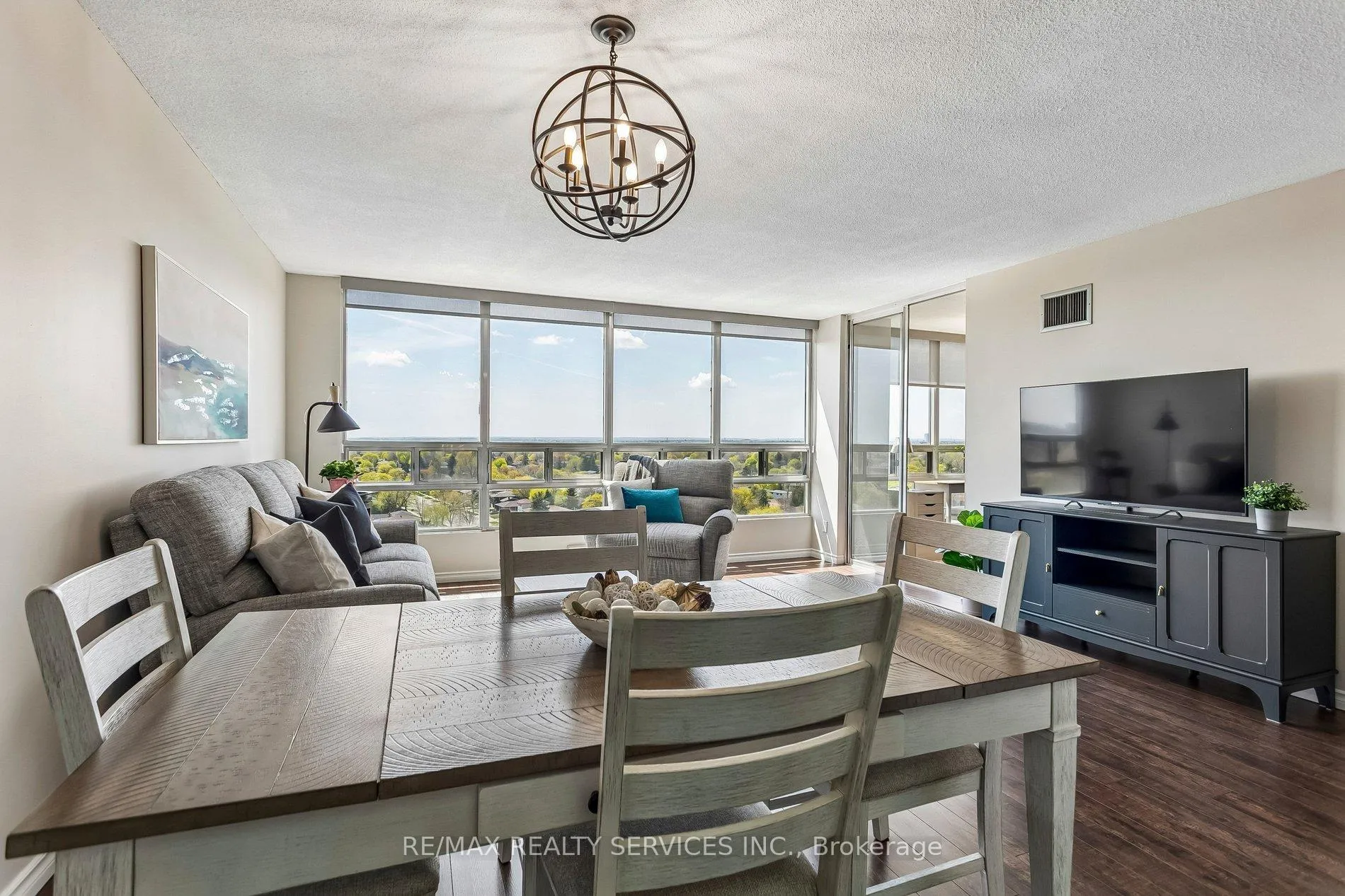 Photo 14 of Unit 1108, 320 Mill Street S, Brampton, Brampton South — HOMEH
