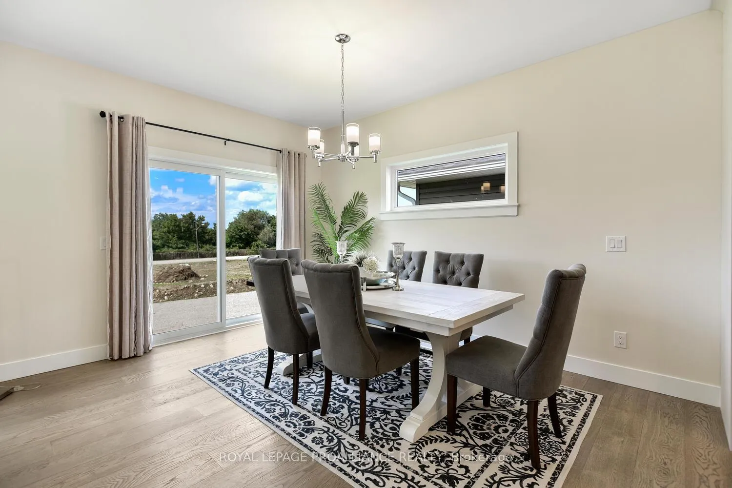Photo 12 of 33 Douglas Marshall Crescent, Brockville — HOMEH