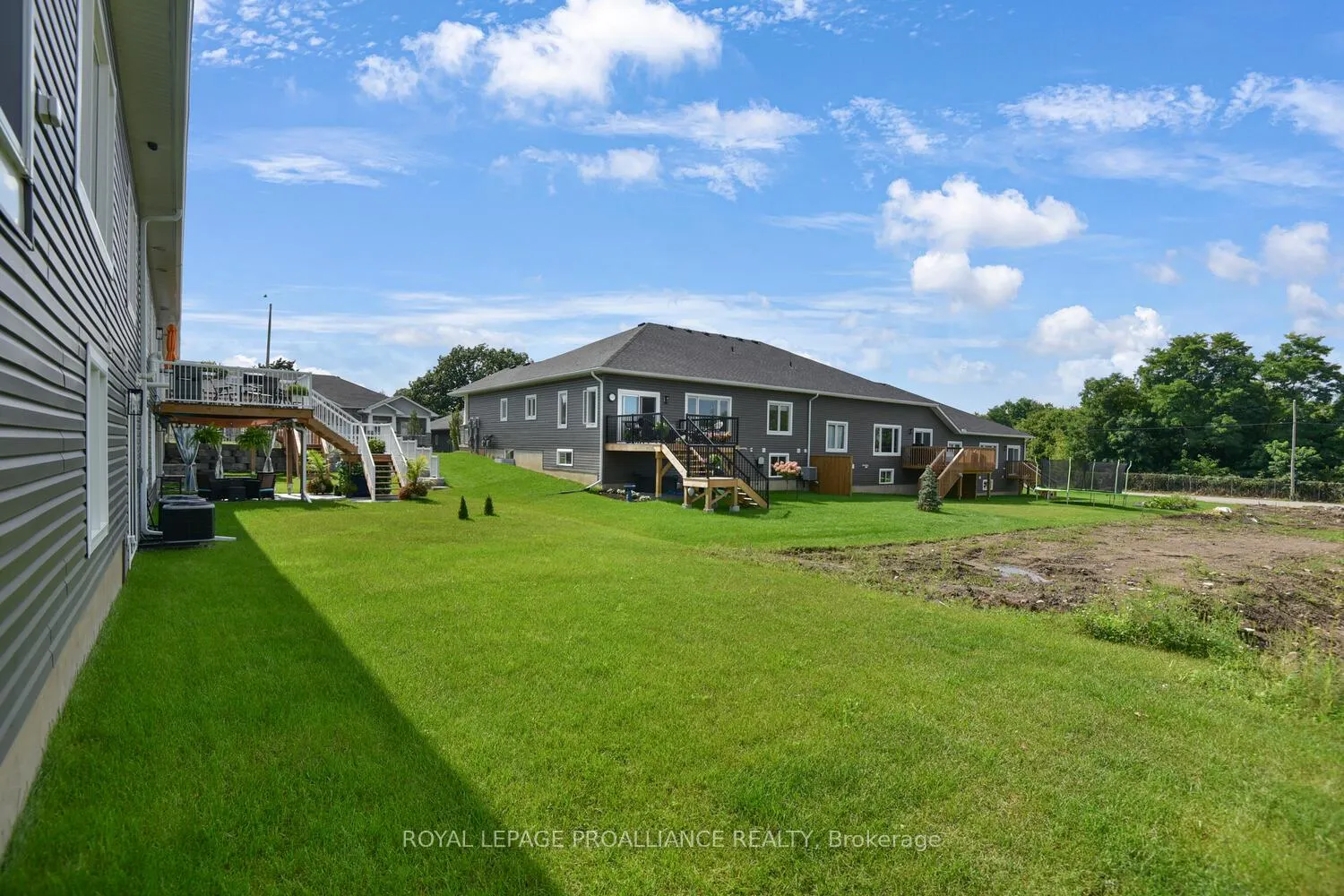 Photo 25 of 33 Douglas Marshall Crescent, Brockville — HOMEH
