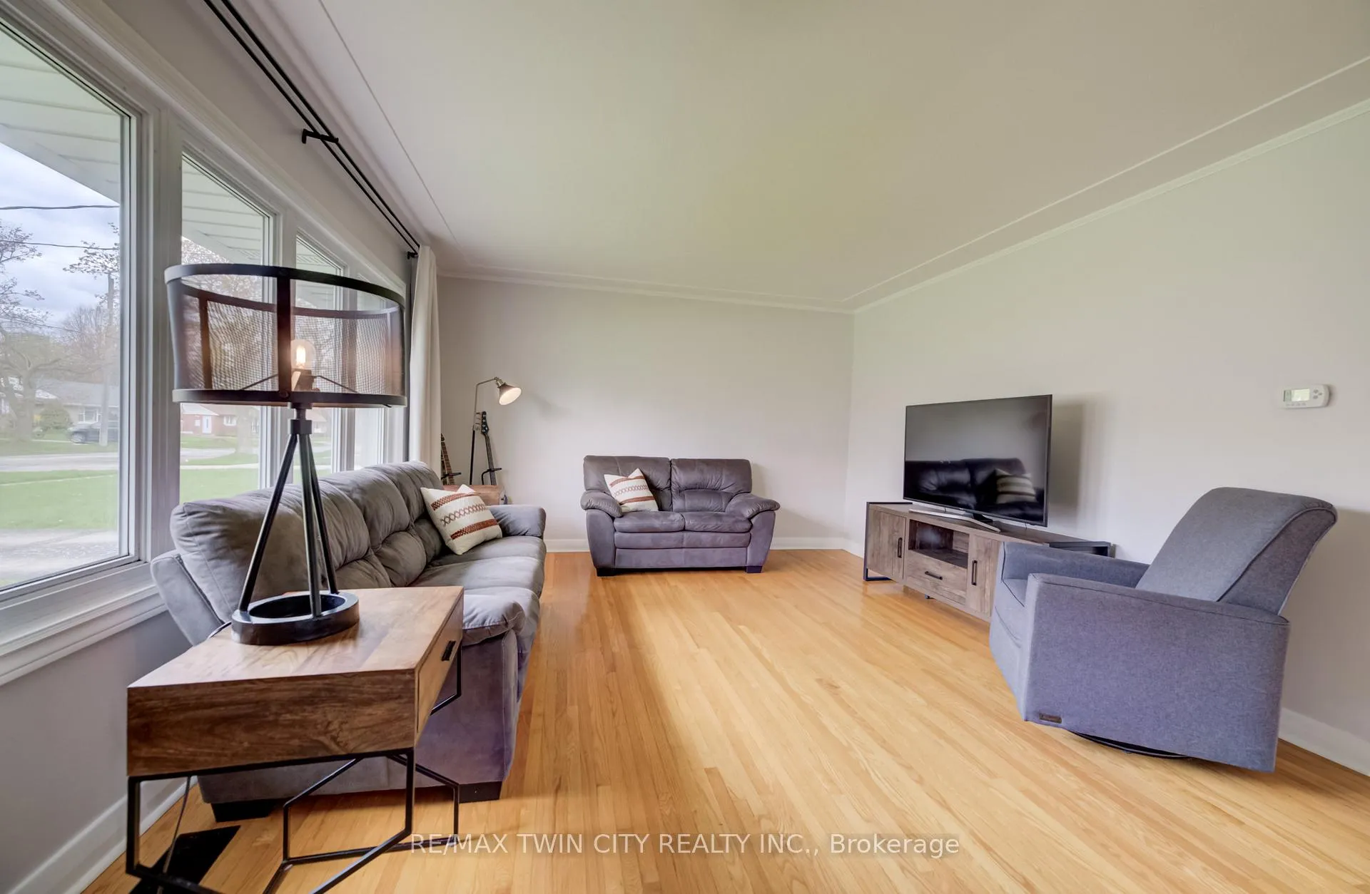 Photo 4 of 57 Jack Avenue, Kitchener — HOMEH