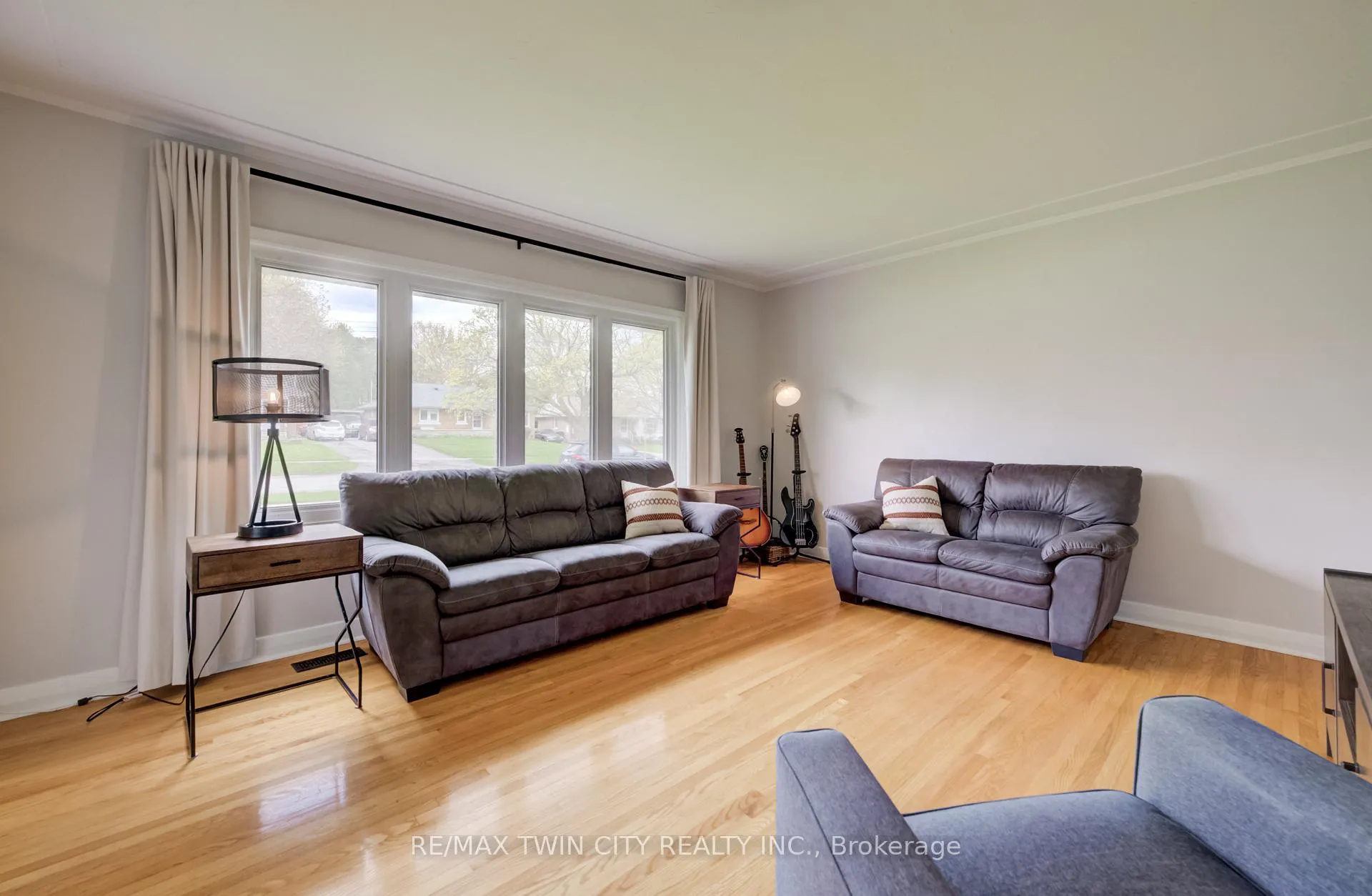Photo 5 of 57 Jack Avenue, Kitchener — HOMEH