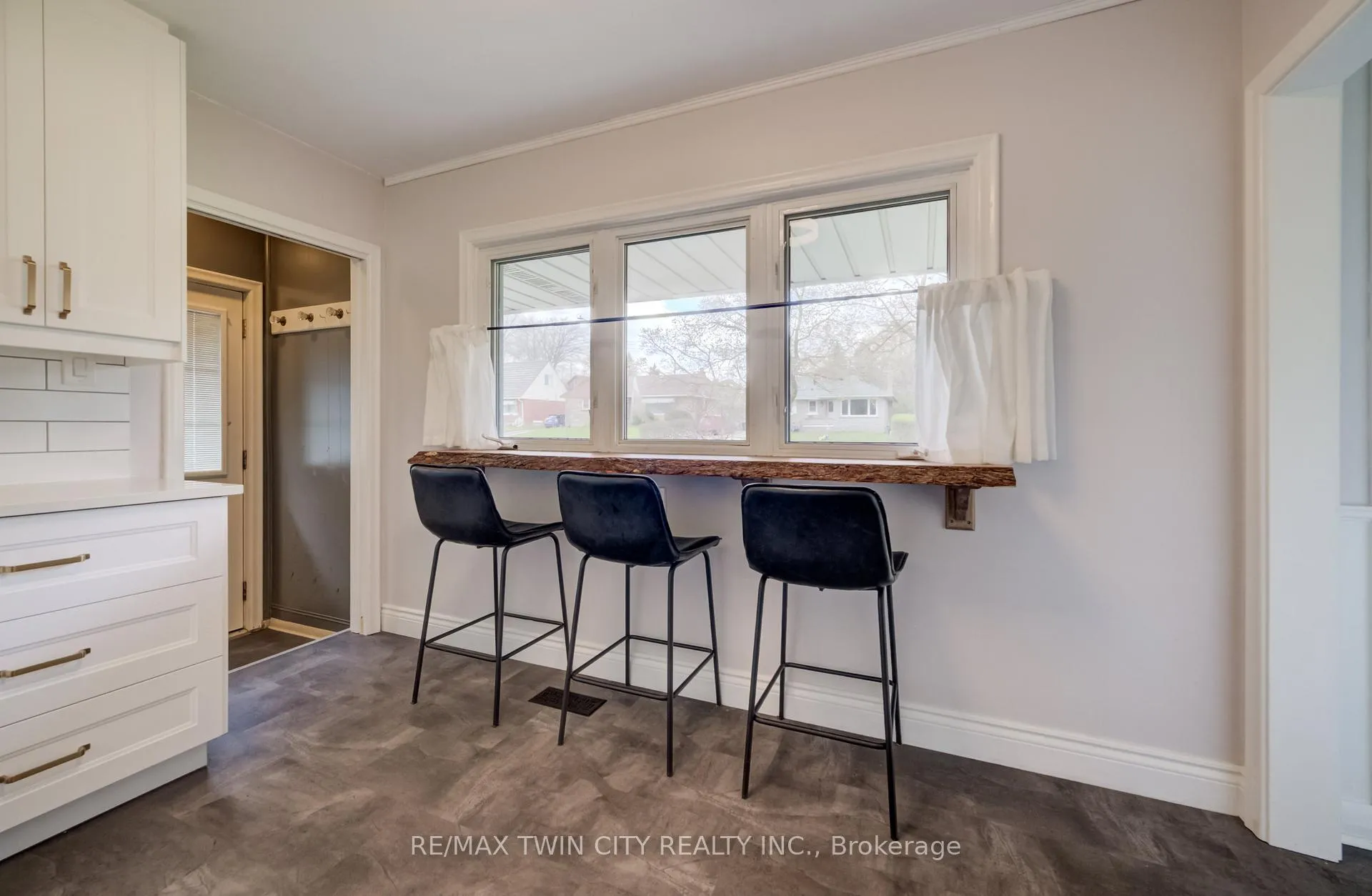 Photo 10 of 57 Jack Avenue, Kitchener — HOMEH