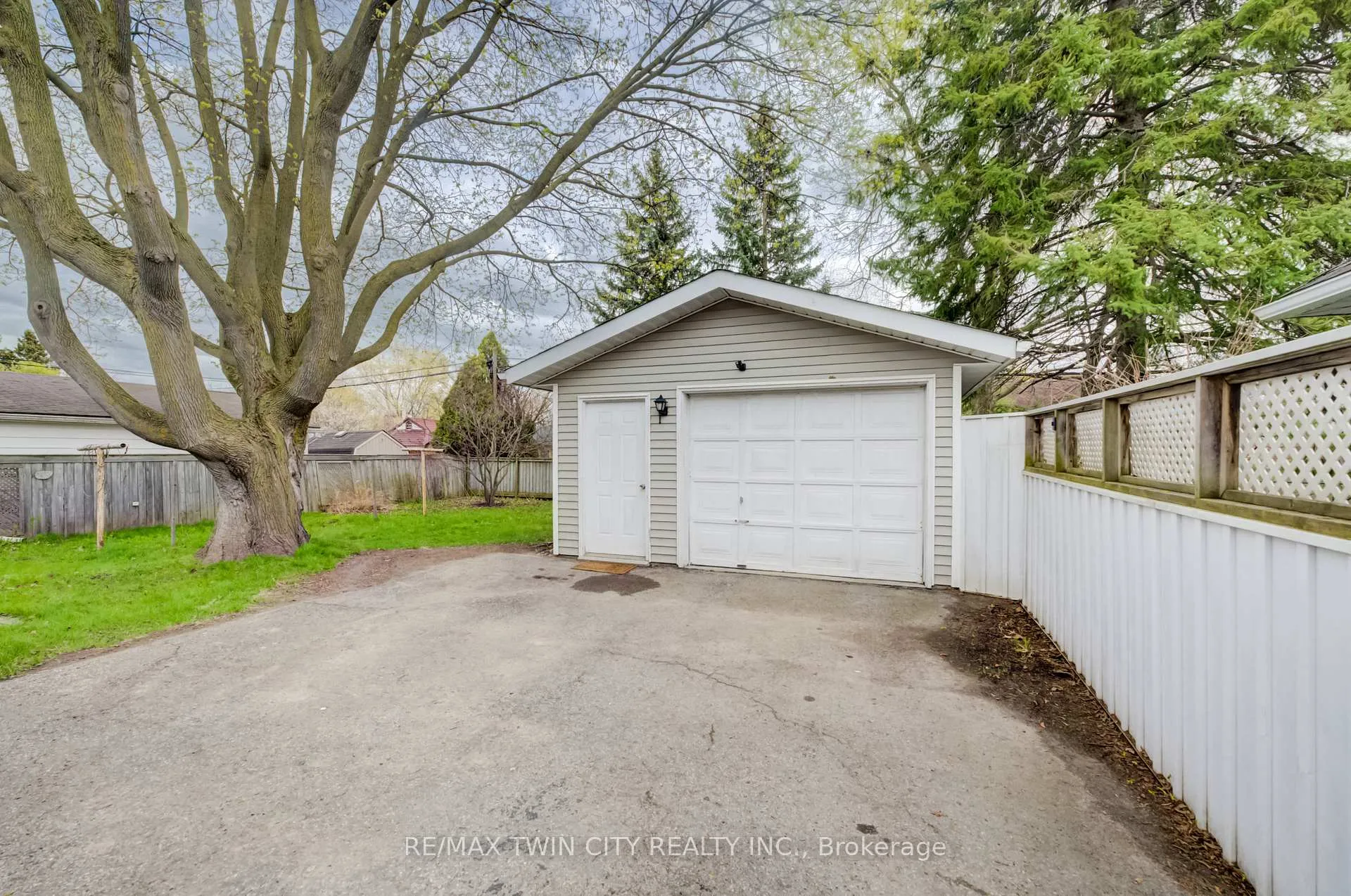 Photo 21 of 57 Jack Avenue, Kitchener — HOMEH