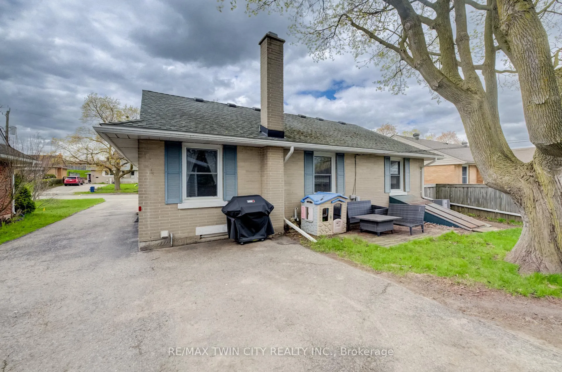 Photo 22 of 57 Jack Avenue, Kitchener — HOMEH