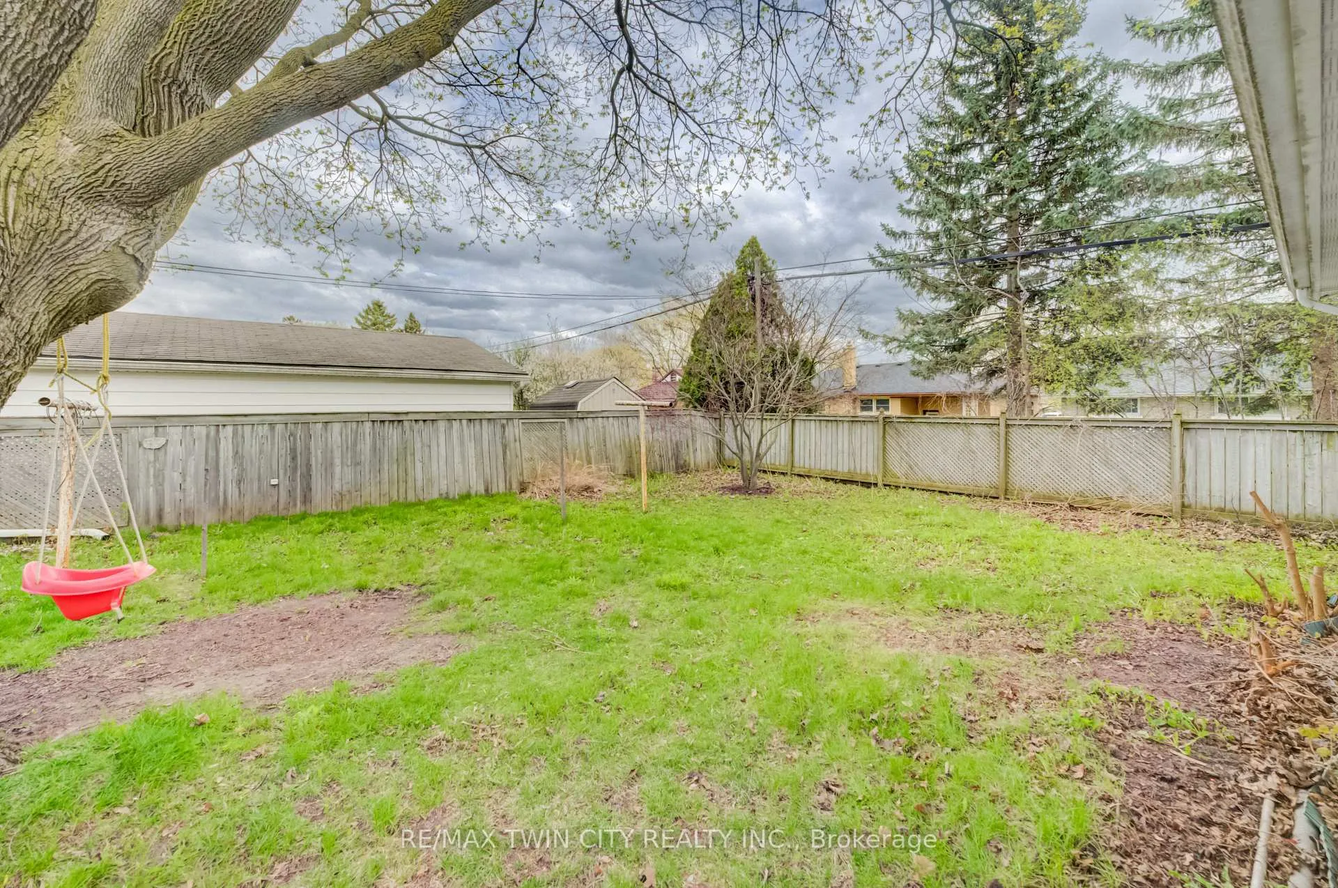 Photo 23 of 57 Jack Avenue, Kitchener — HOMEH