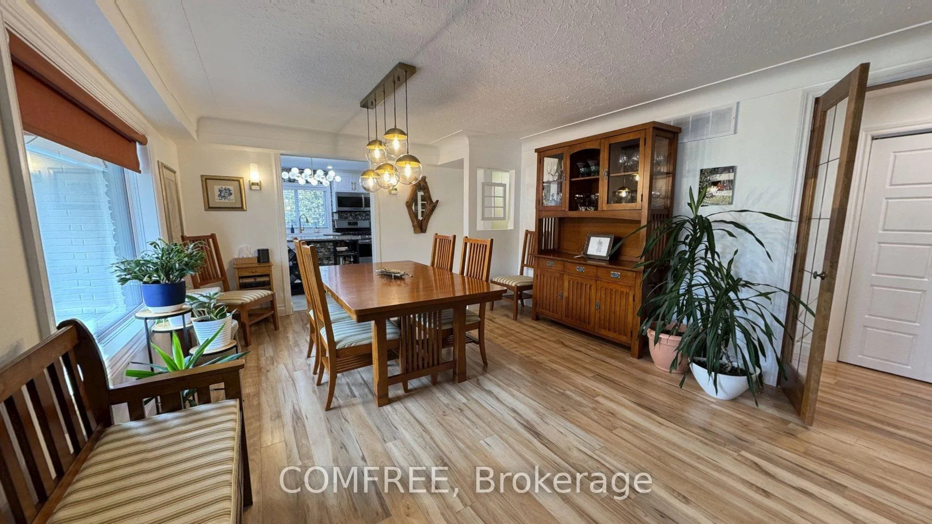 Photo 9 of 21 Seacliff Drive W, Leamington — HOMEH