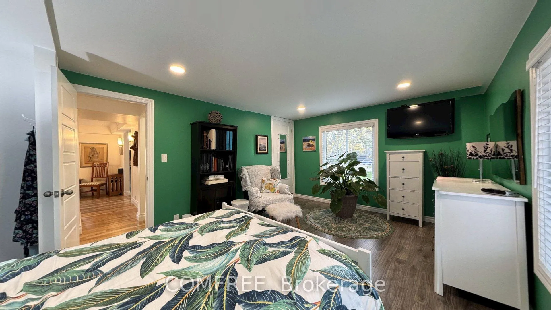 Photo 22 of 21 Seacliff Drive W, Leamington — HOMEH