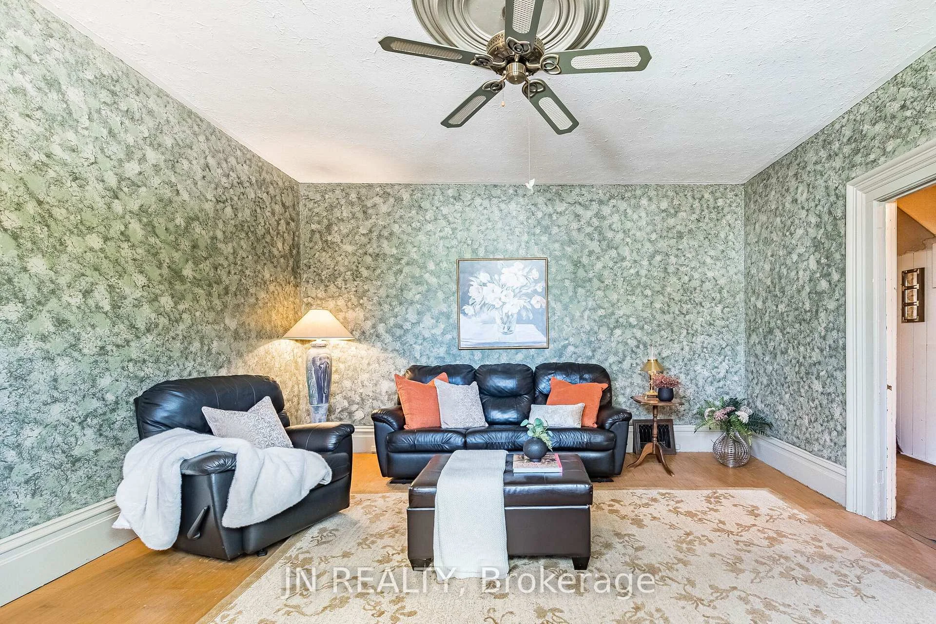 Photo 53 of 77 Nelson Street W, Brampton, Downtown Brampton — HOMEH