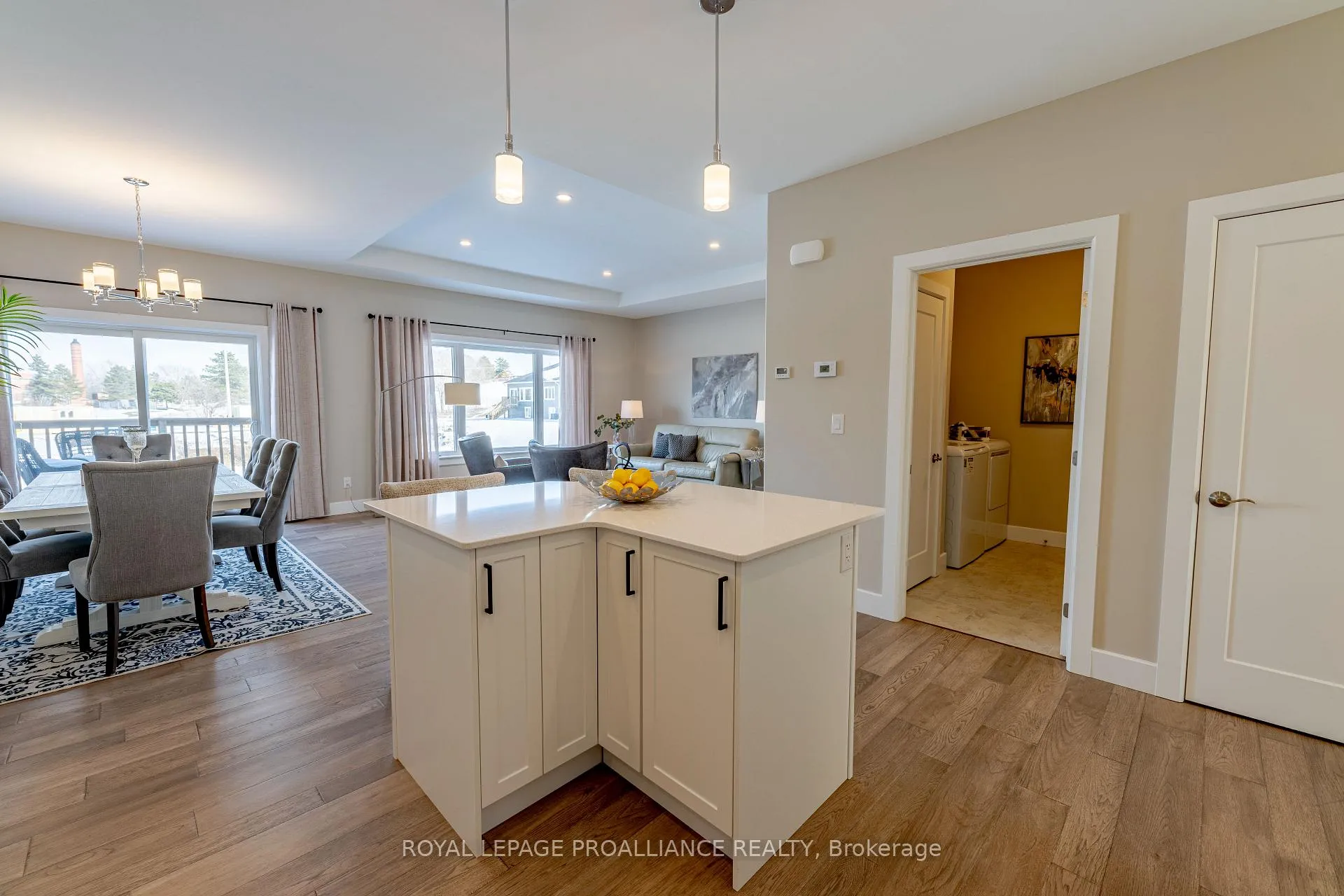 Photo 11 of 31 Douglas Marshall Crescent, Brockville — HOMEH