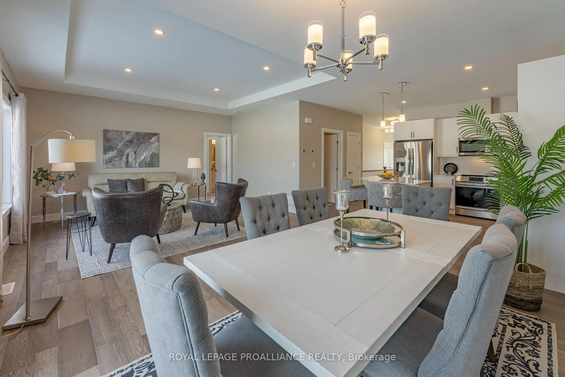Photo 16 of 31 Douglas Marshall Crescent, Brockville — HOMEH