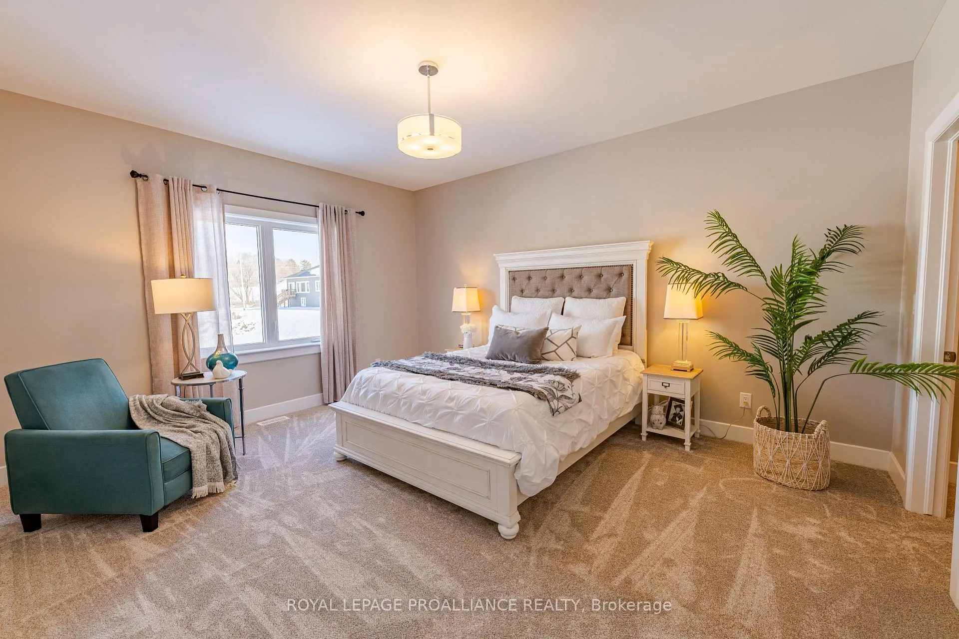 Photo 23 of 31 Douglas Marshall Crescent, Brockville — HOMEH