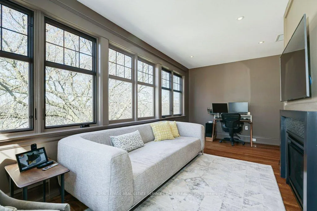 Photo 26 of 45 Thorncliffe Avenue, Toronto, Playter Estates-Danforth — HOMEH