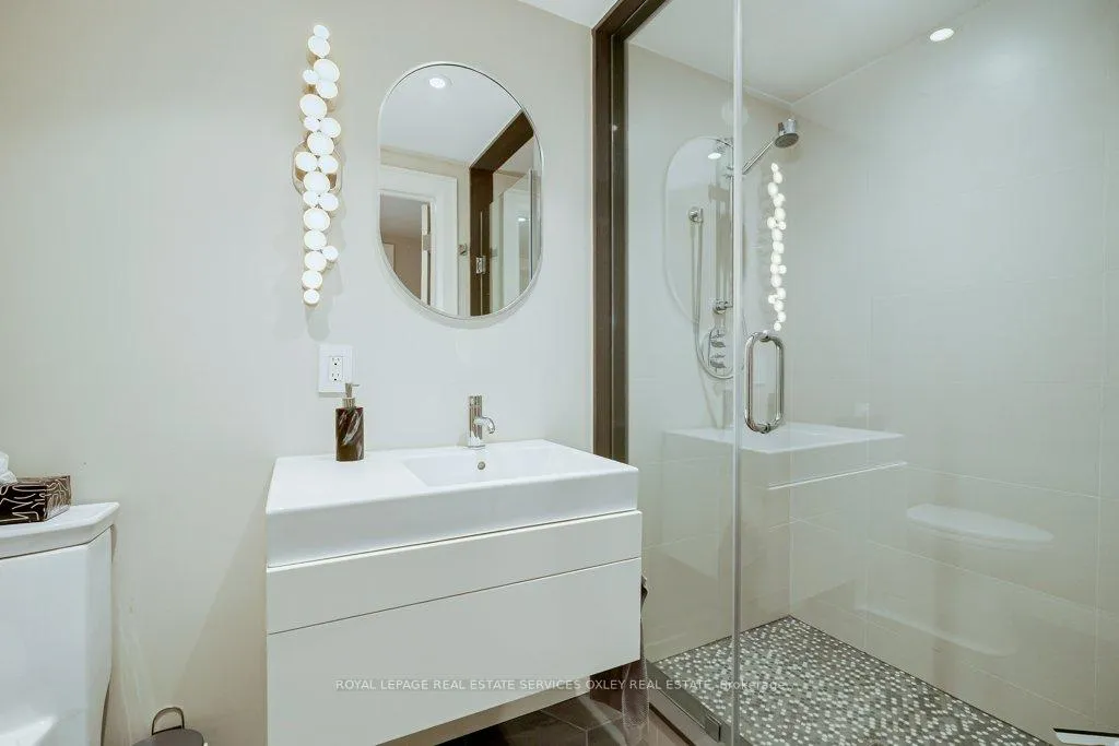 Photo 36 of 45 Thorncliffe Avenue, Toronto, Playter Estates-Danforth — HOMEH