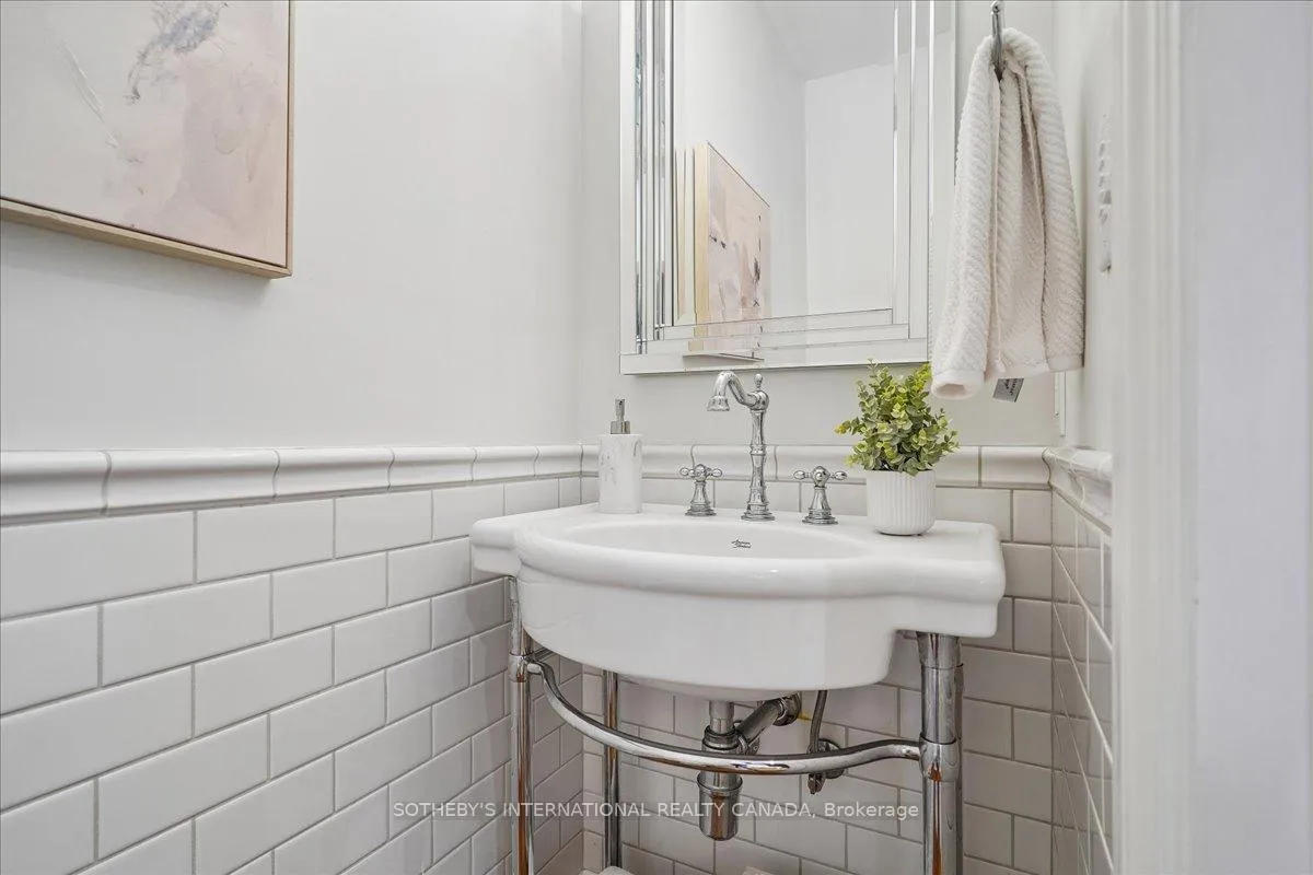 Photo 17 of 66 Empire Avenue, Toronto, South Riverdale — HOMEH