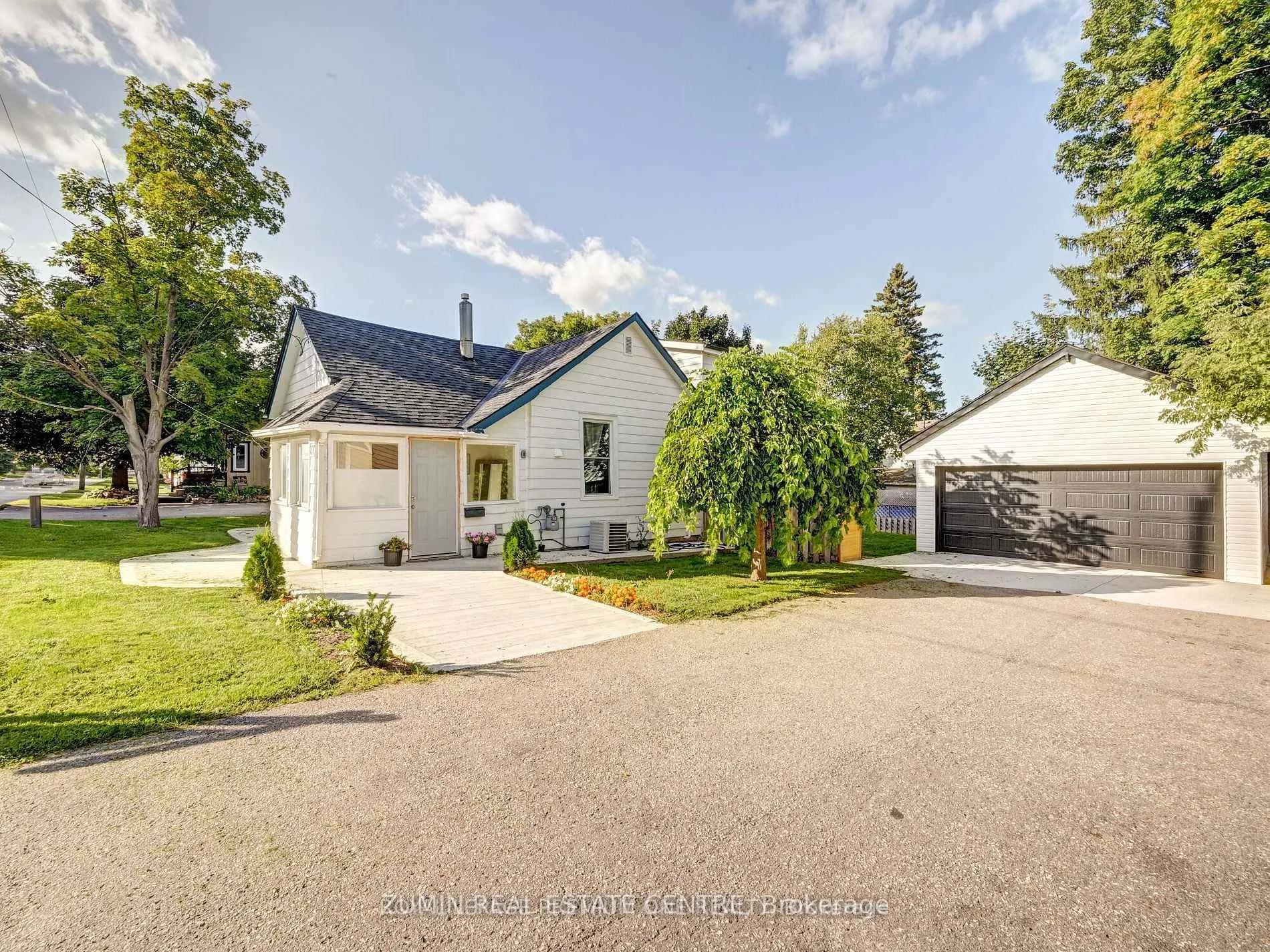 Photo 18 of 37 John Street, Orangeville — HOMEH