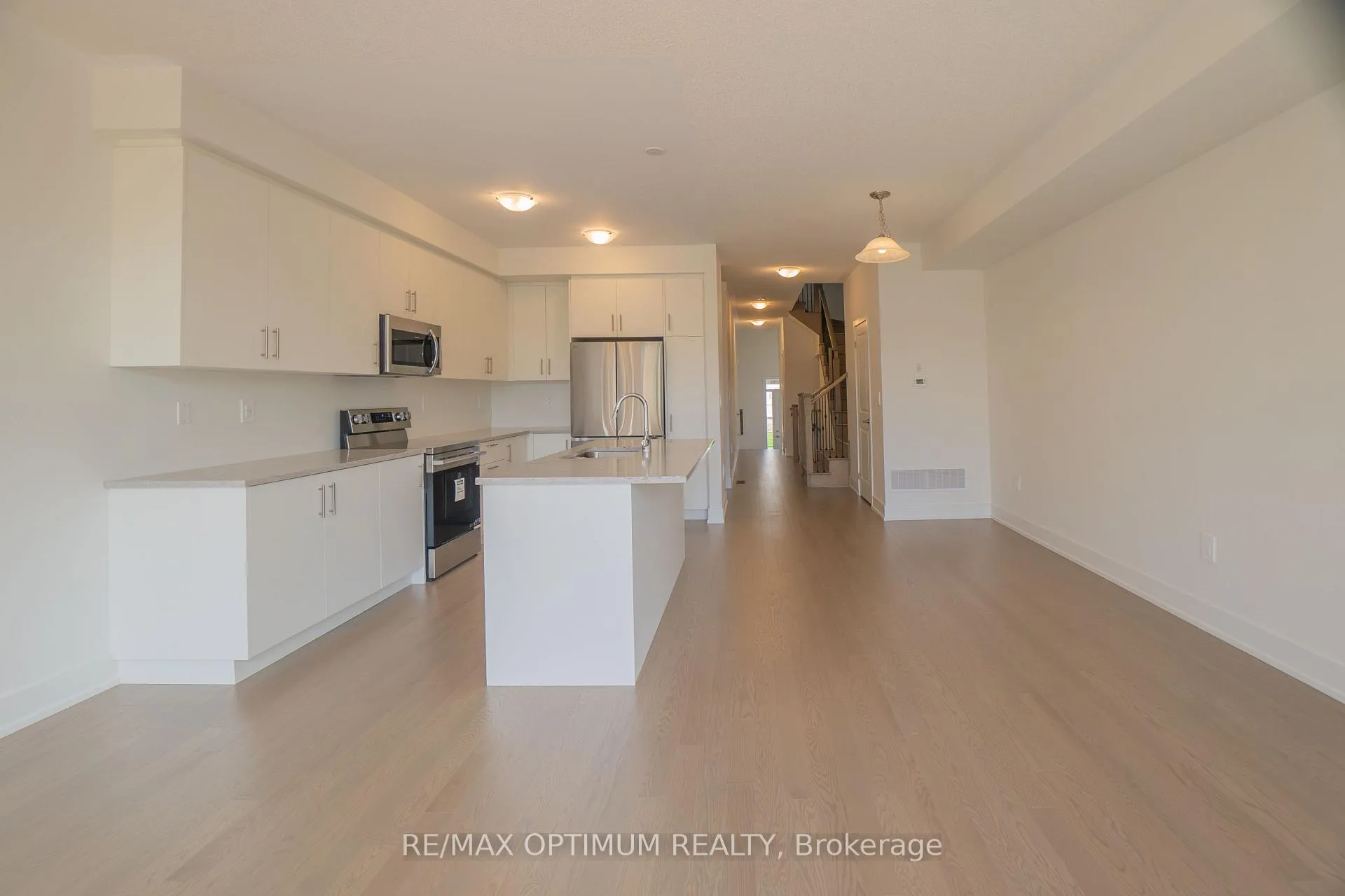 Photo 4 of 46 Bermondsey Way, Brampton, Bram West — HOMEH