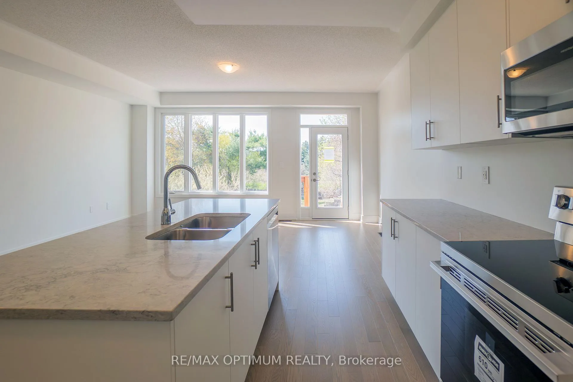 Photo 6 of 46 Bermondsey Way, Brampton, Bram West — HOMEH