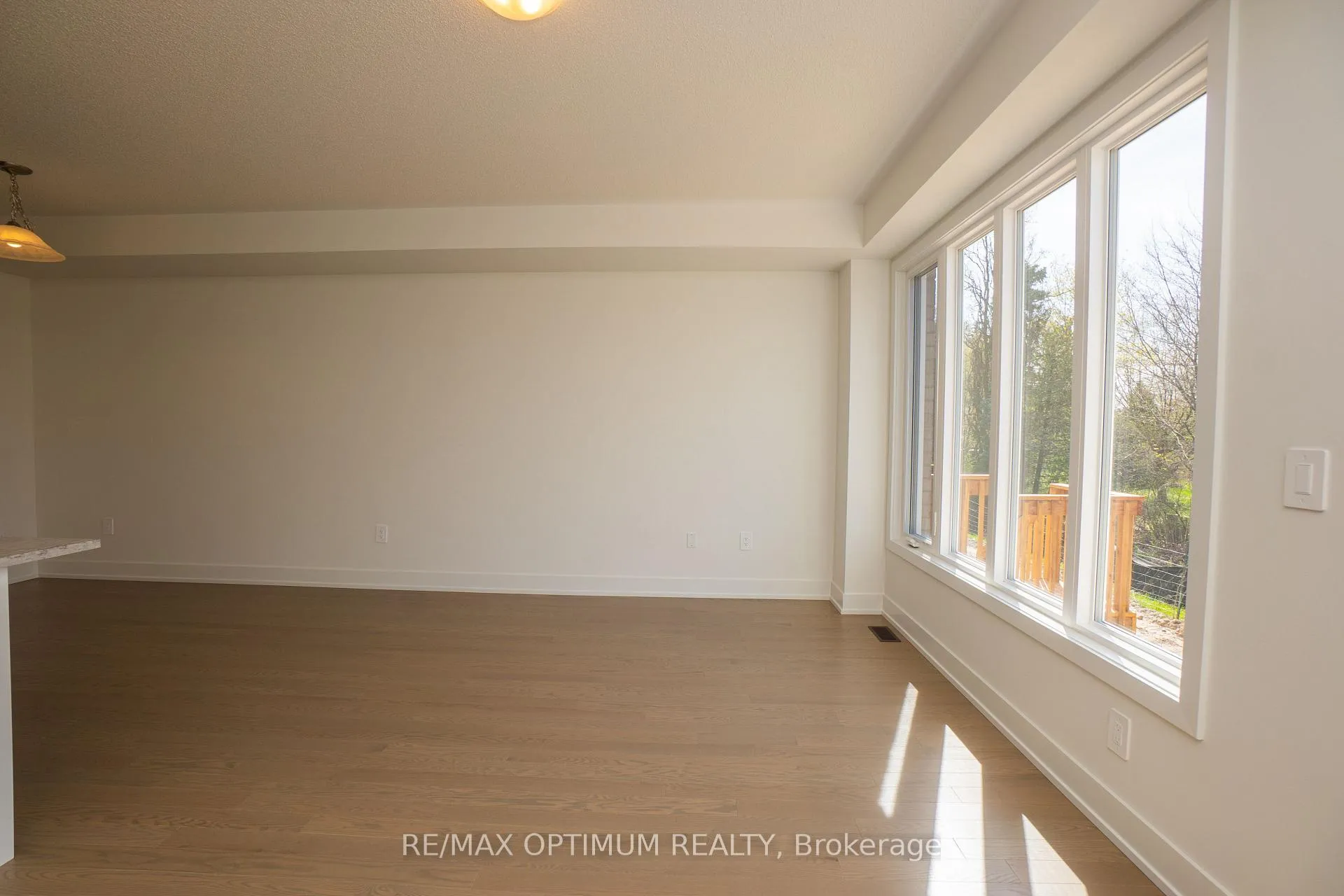 Photo 8 of 46 Bermondsey Way, Brampton, Bram West — HOMEH