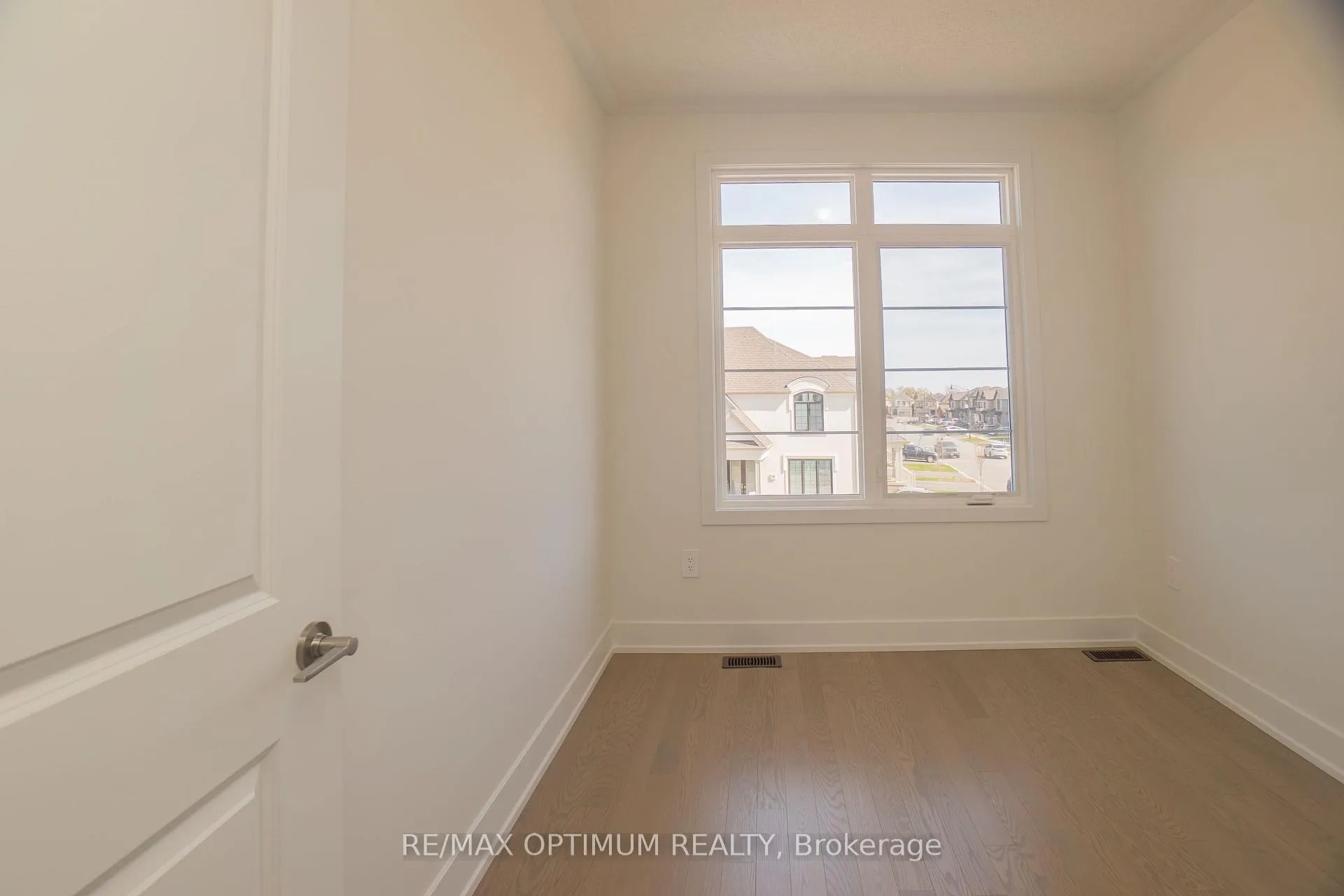 Photo 12 of 46 Bermondsey Way, Brampton, Bram West — HOMEH