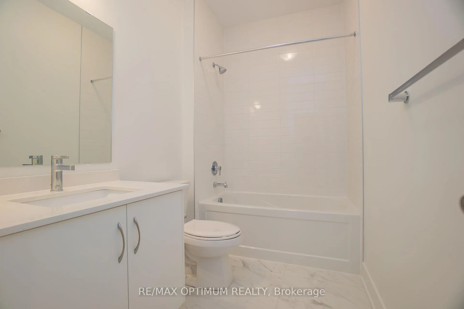 Photo 18 of 46 Bermondsey Way, Brampton, Bram West — HOMEH