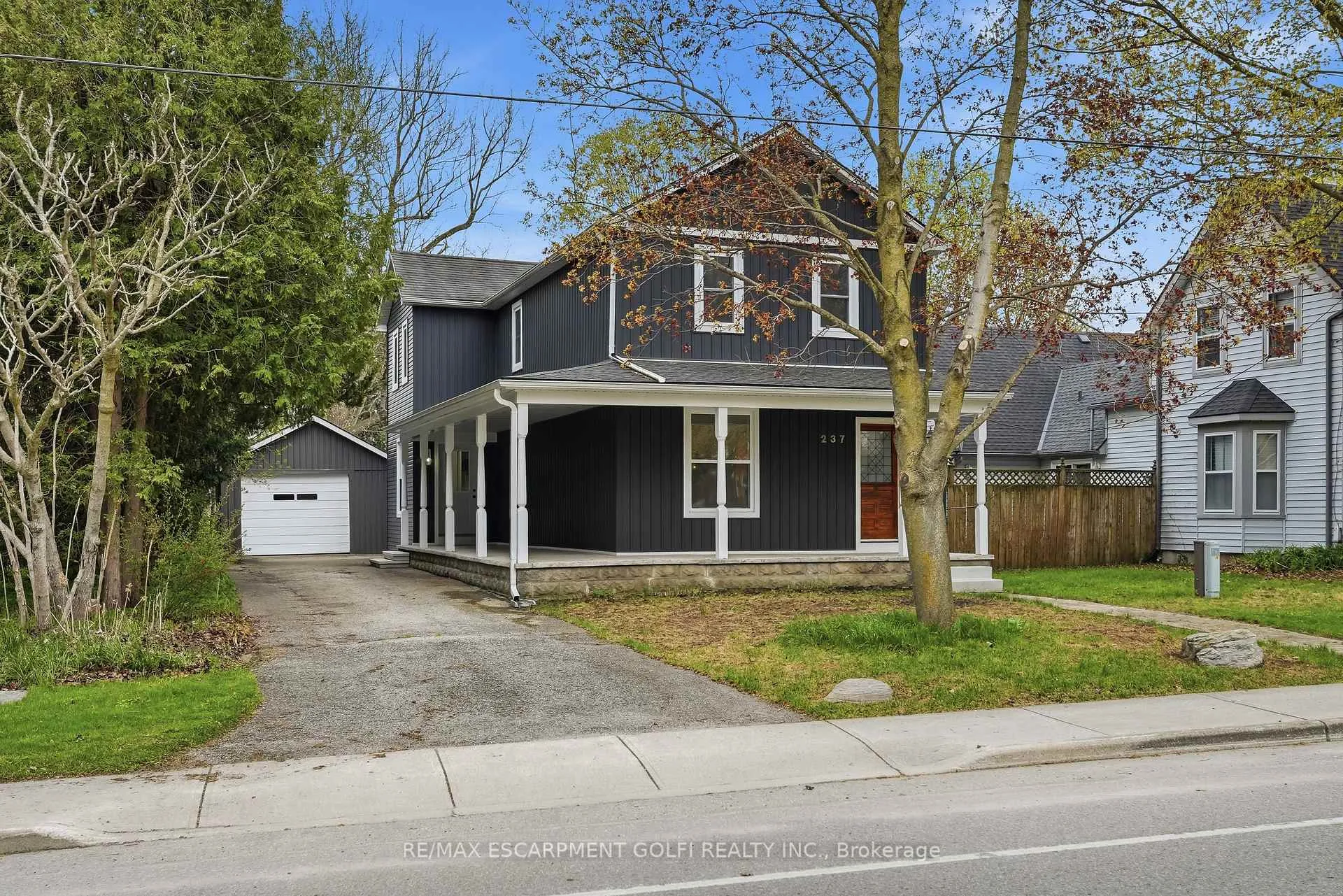 Photo of 237 Main Street E