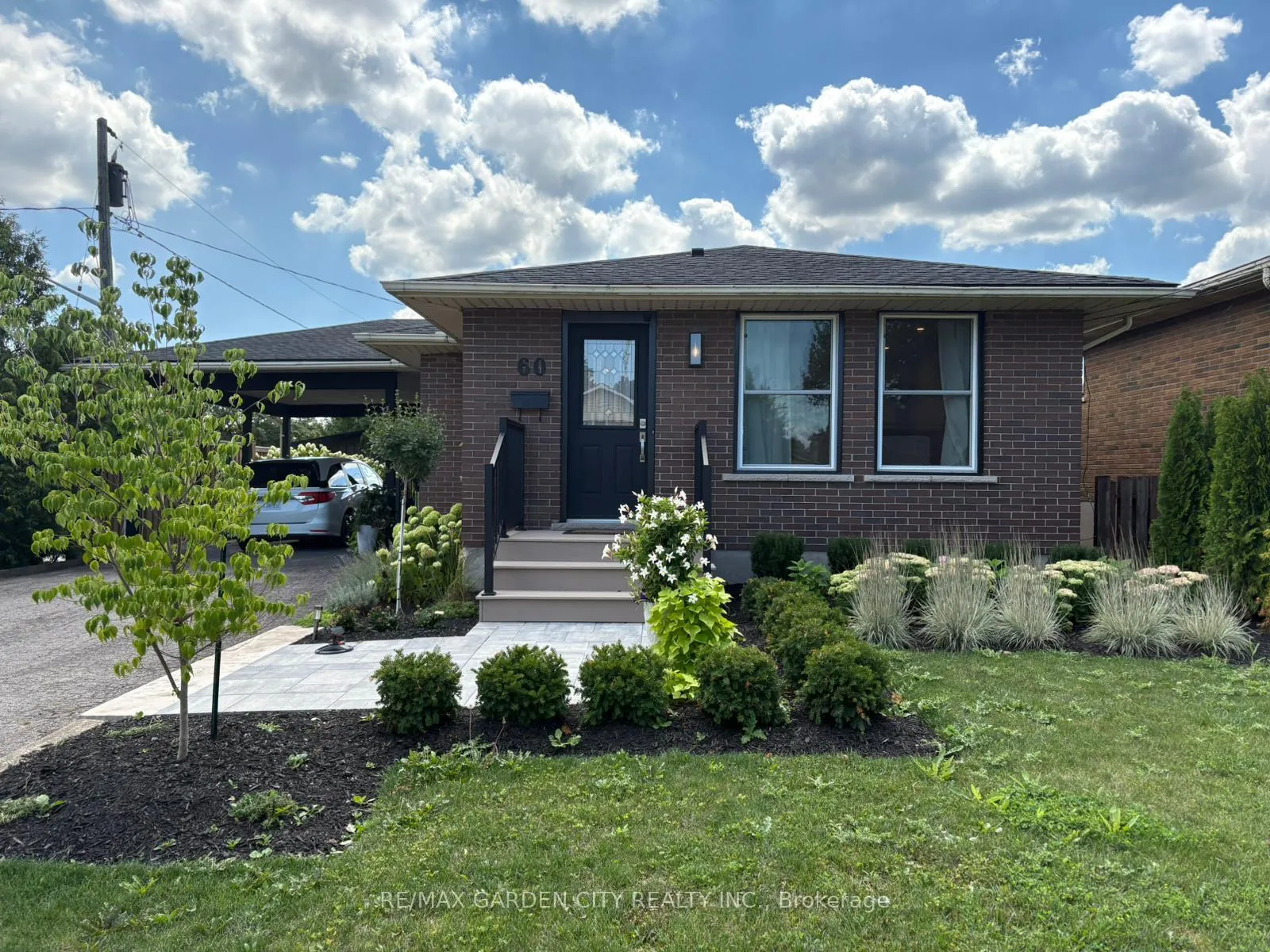 Photo 3 of 60 Brunswick Street, St. Catharines, Western Hill — HOMEH