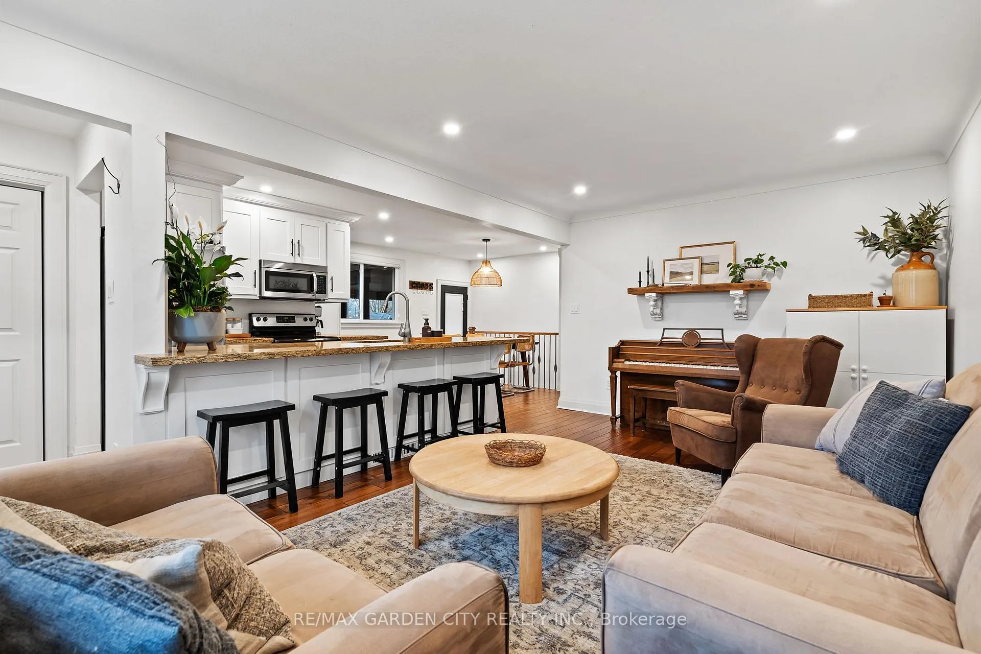 Photo 12 of 60 Brunswick Street, St. Catharines, Western Hill — HOMEH