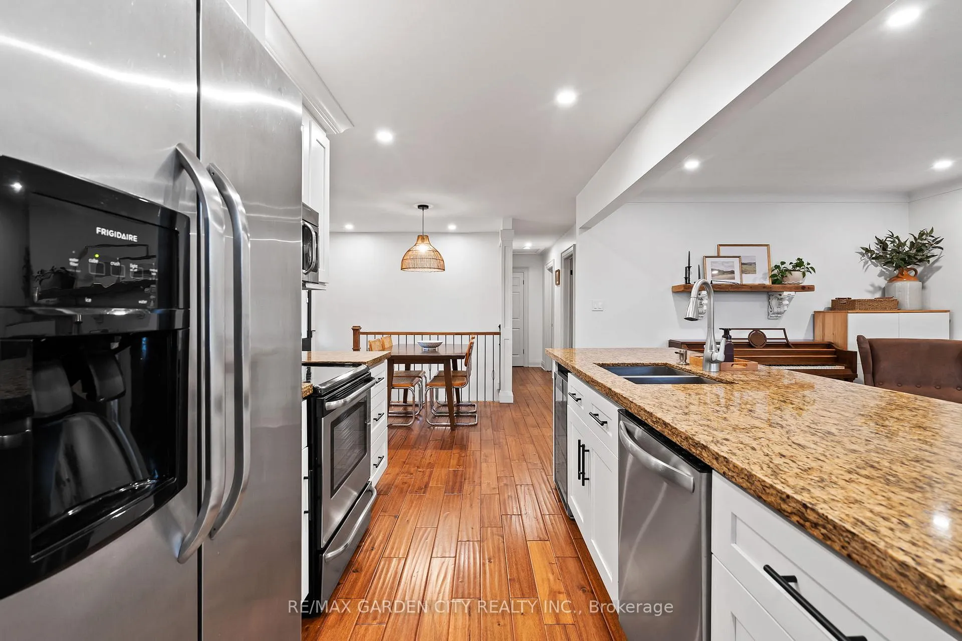 Photo 13 of 60 Brunswick Street, St. Catharines, Western Hill — HOMEH