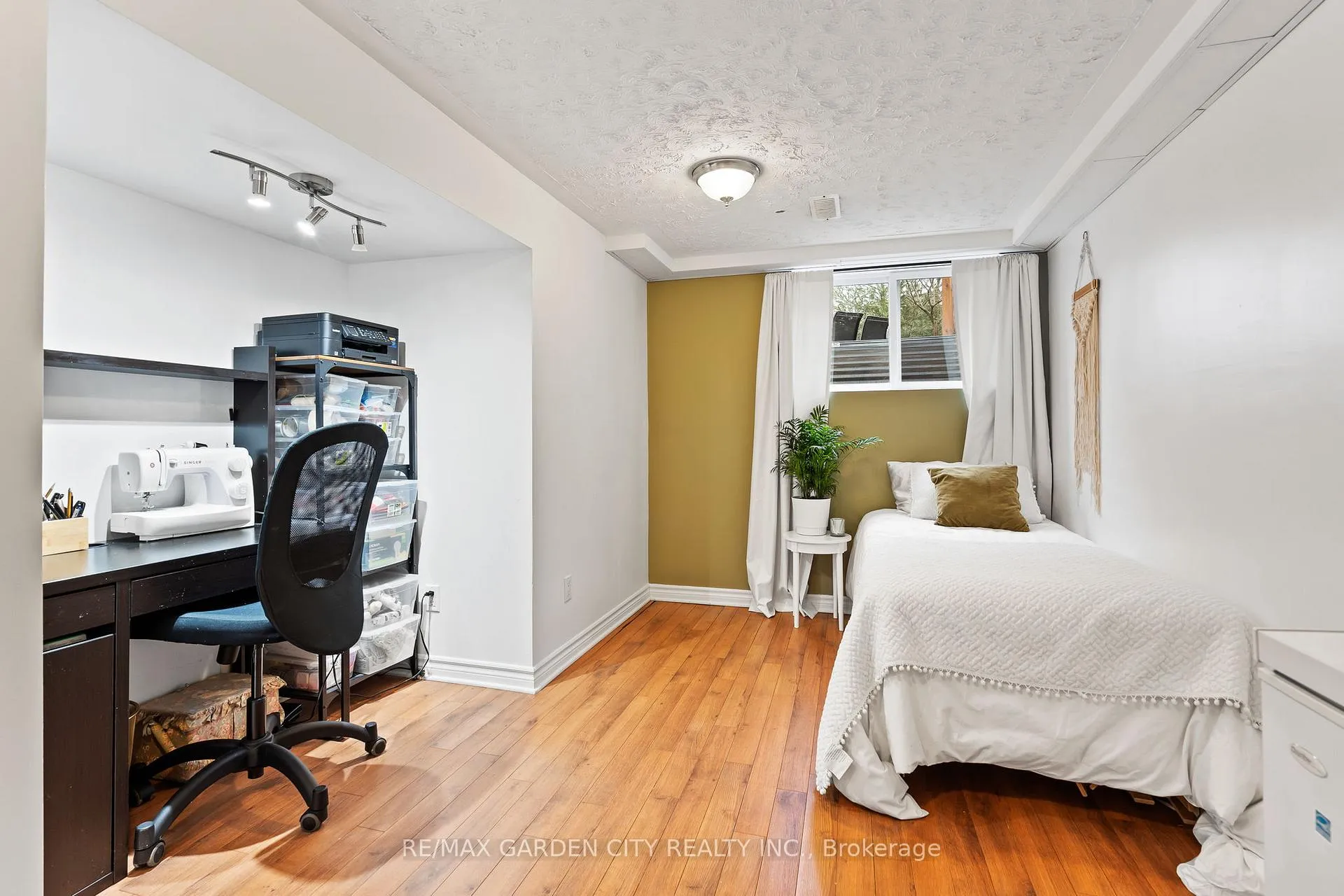 Photo 24 of 60 Brunswick Street, St. Catharines, Western Hill — HOMEH