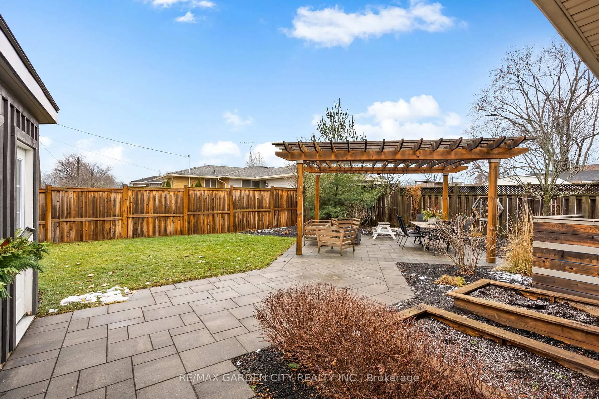 Photo 32 of 60 Brunswick Street, St. Catharines, Western Hill — HOMEH