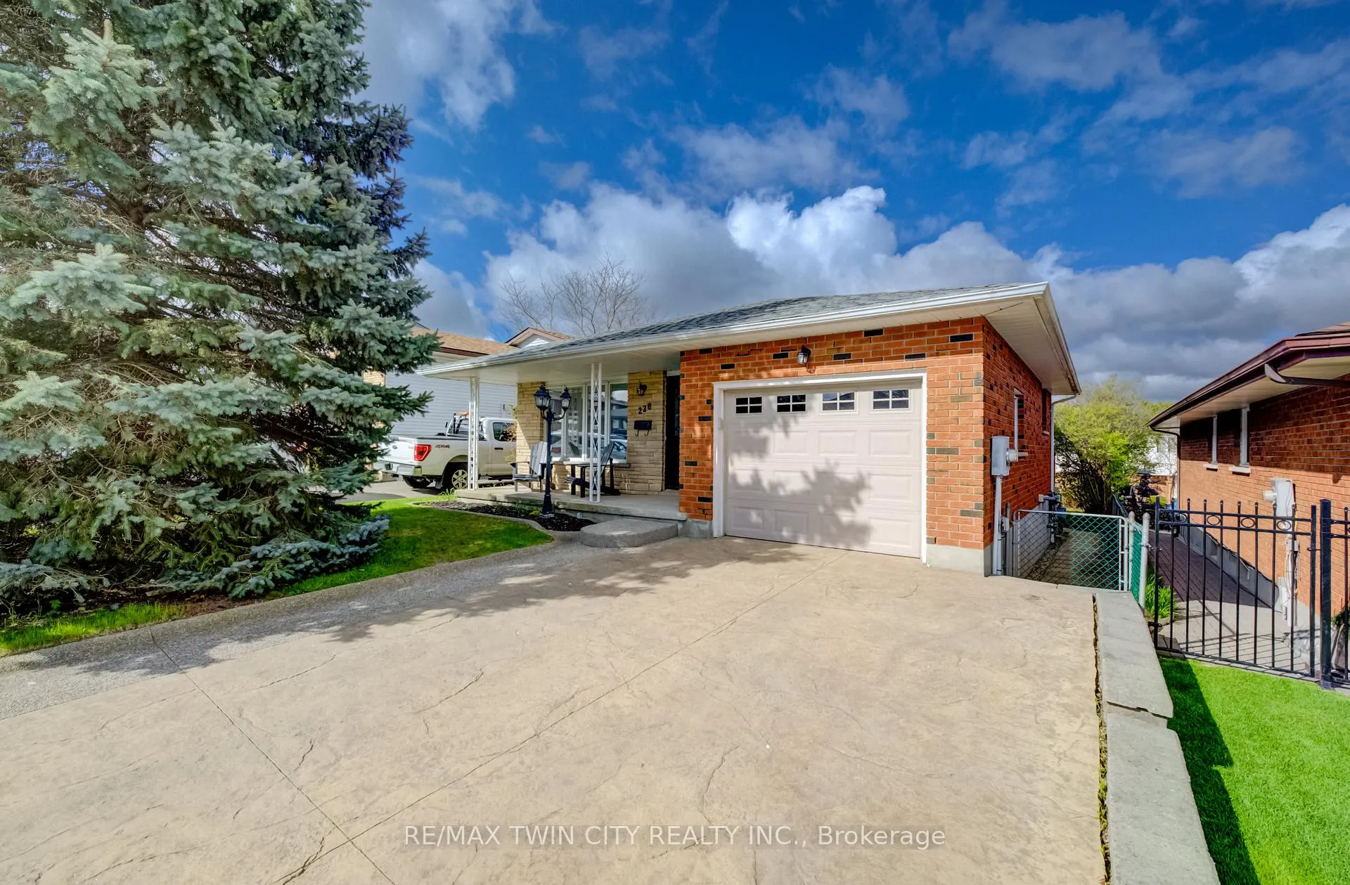 Photo 1 of 226 Hillmer Road, Cambridge, Christopher-Champlain — HOMEH