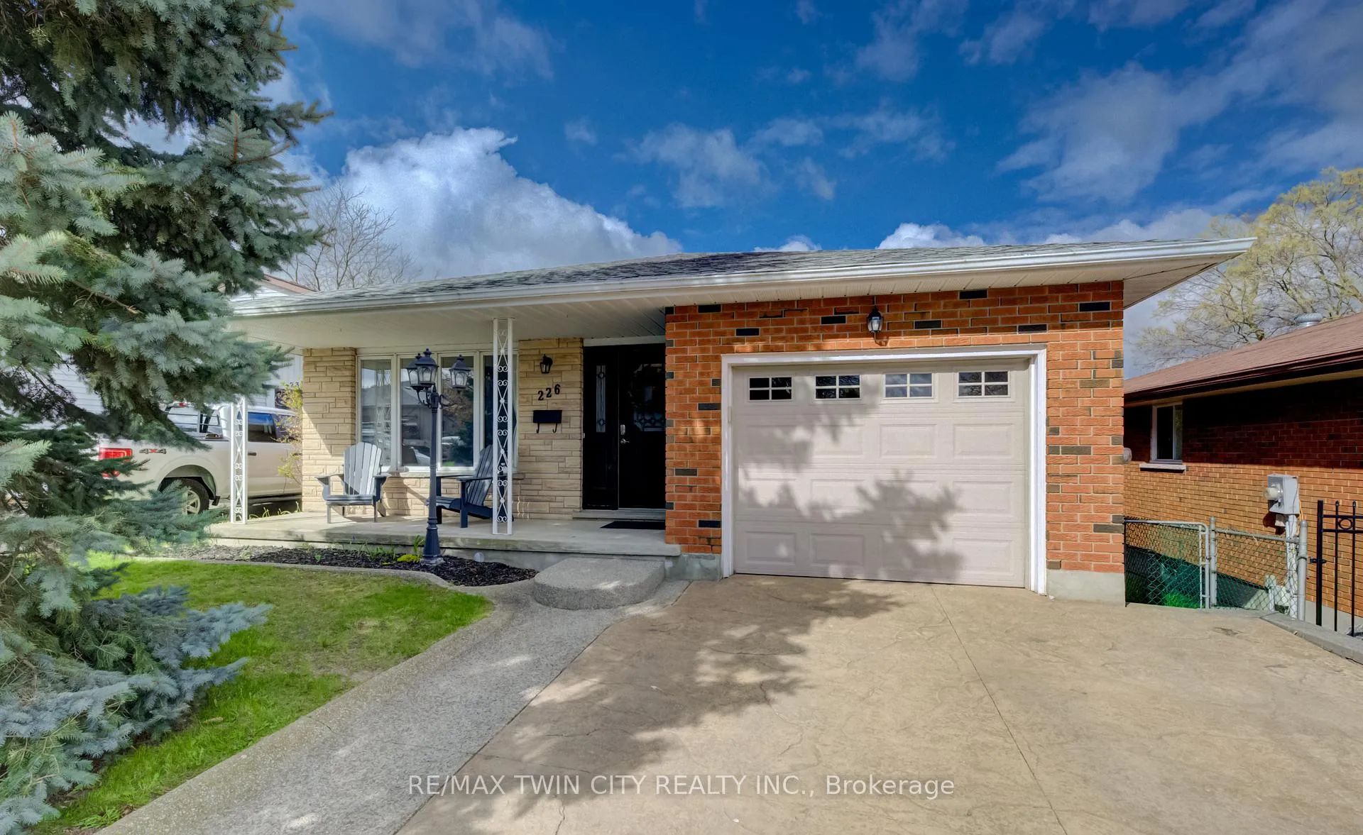Photo 2 of 226 Hillmer Road, Cambridge, Christopher-Champlain — HOMEH