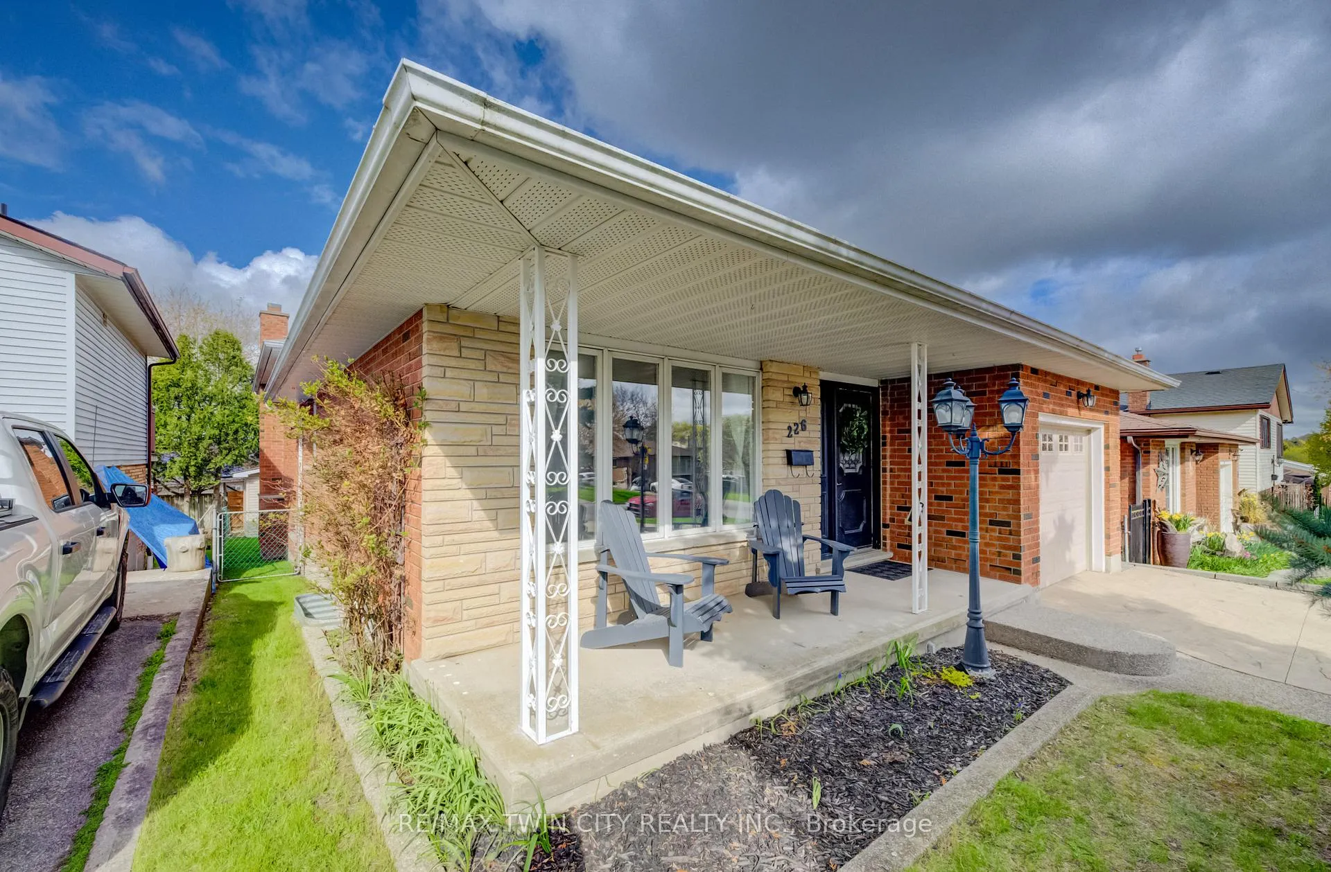 Photo 3 of 226 Hillmer Road, Cambridge, Christopher-Champlain — HOMEH