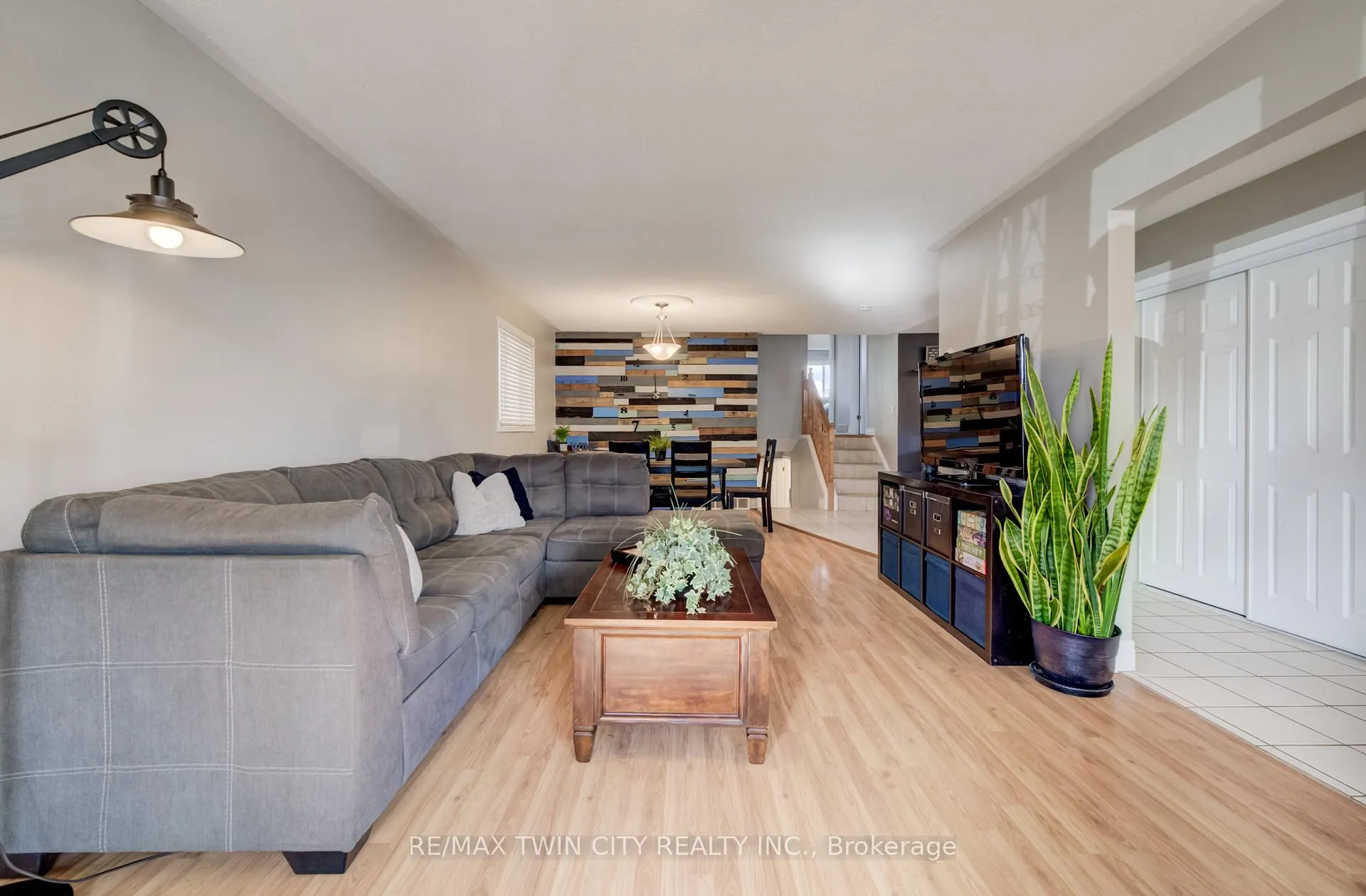 Photo 6 of 226 Hillmer Road, Cambridge, Christopher-Champlain — HOMEH