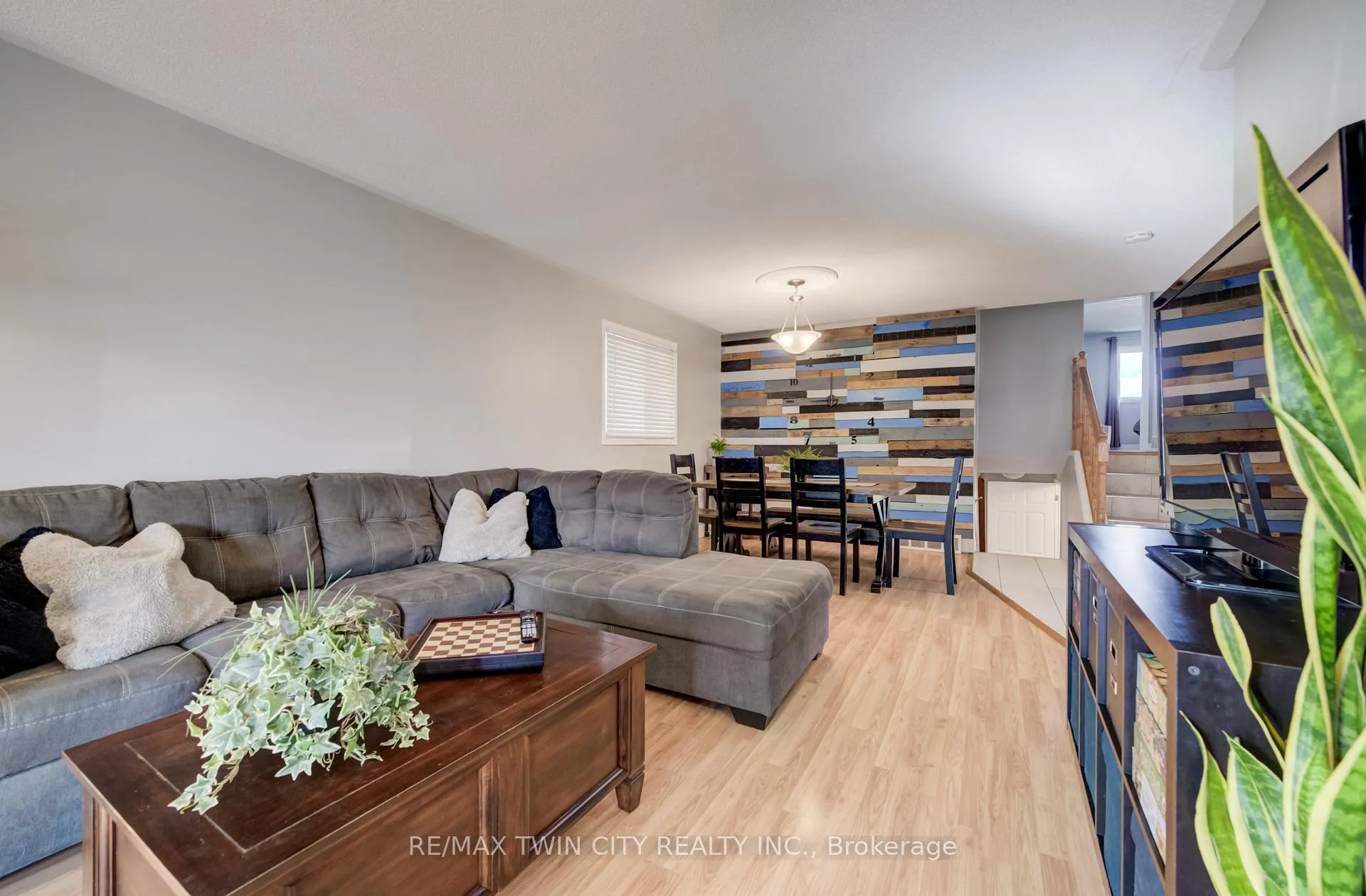 Photo 7 of 226 Hillmer Road, Cambridge, Christopher-Champlain — HOMEH