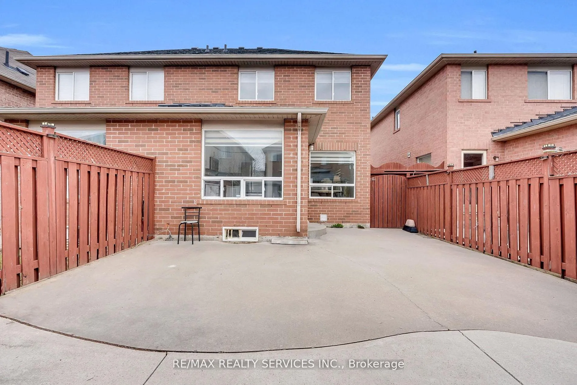 Photo 33 of 110 Dwyer Drive, Brampton, Gore Industrial North — HOMEH