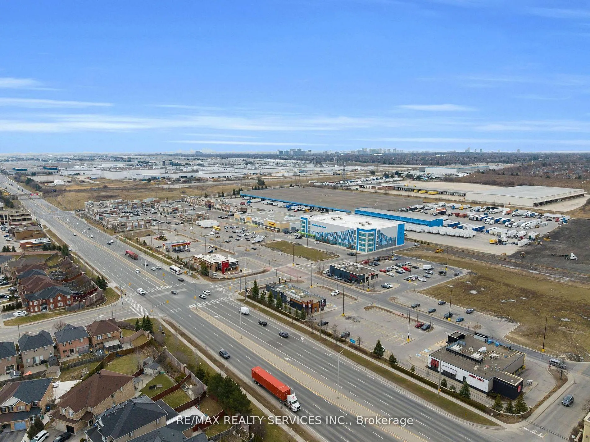 Photo 38 of 110 Dwyer Drive, Brampton, Gore Industrial North — HOMEH