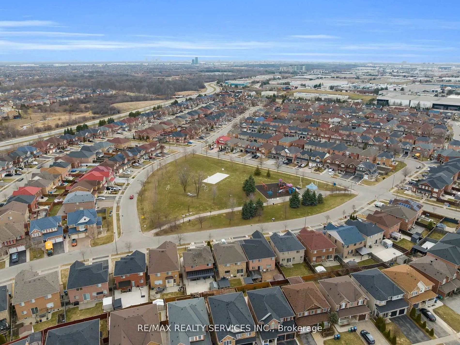 Photo 39 of 110 Dwyer Drive, Brampton, Gore Industrial North — HOMEH